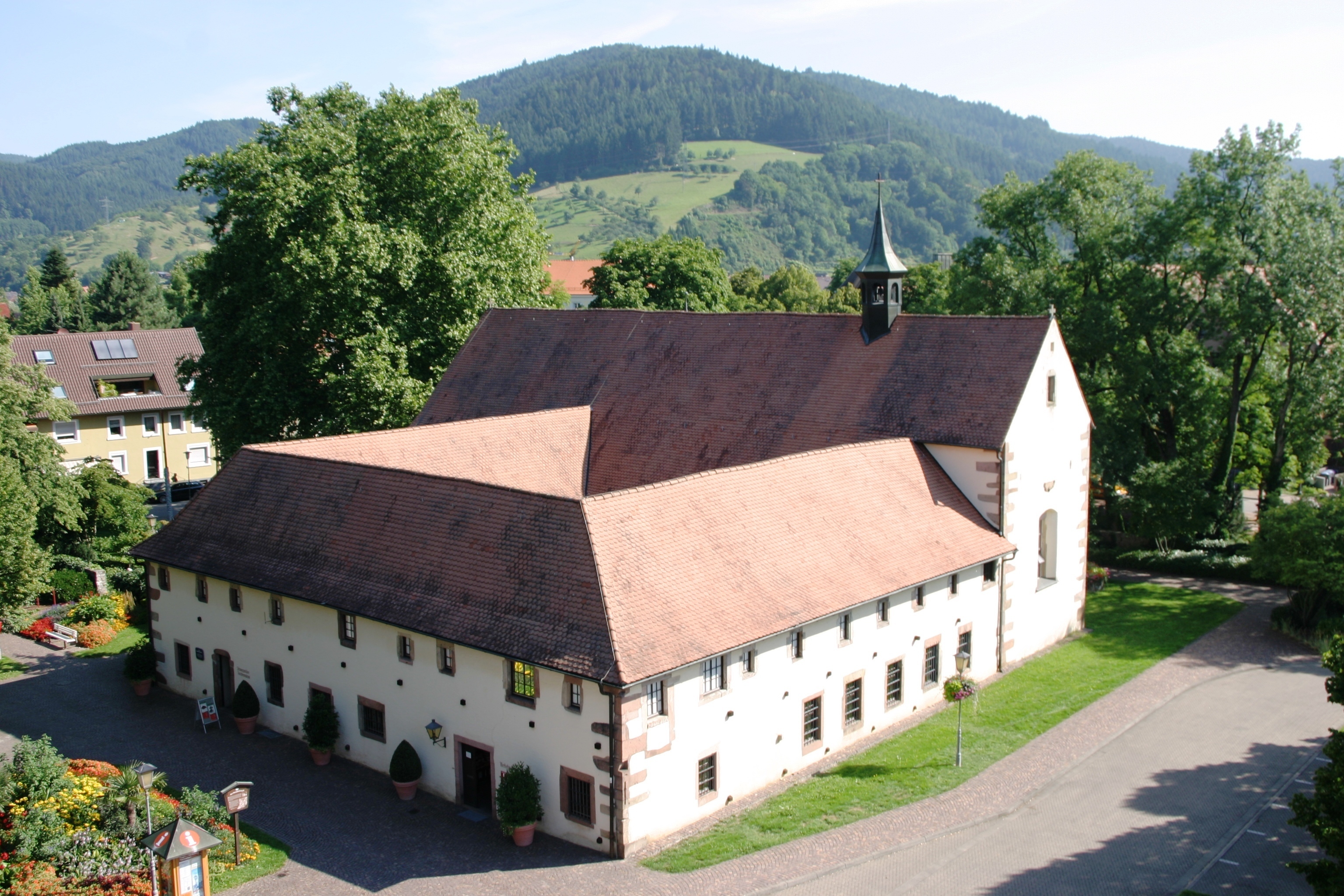 Das Areal rund um das Alte Kapuzinerkloster von Haslach verwandelt sich am Sonntag in eine riesige Gastro-Meile.