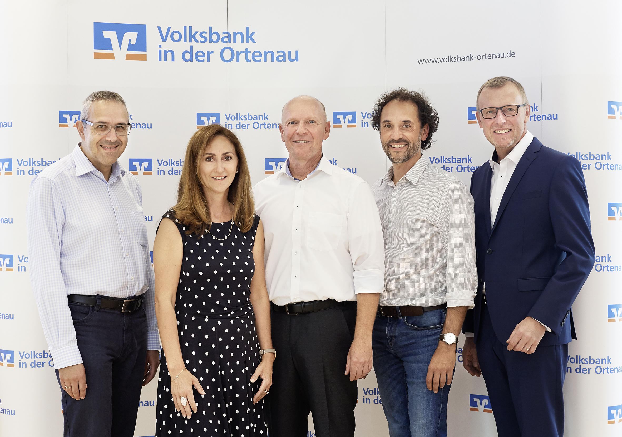 Die Jury: v. l. Dirk Döbele (Geschäftsführer Vinzentiushaus Offenburg GmbH), Helena Gareis (Koordinatorin Kinder- und Jugendhospizdienst Ortenau), Achim Feyhl (Vorstandsvorsitzender Lebenshilfe Offenburg - Oberkirch e.V.), Prof. Dr. rer. pol. Thomas Baumgärtler (Hochschule Offenburg) und Clemens Fritz (Vorstand Volksbank in der Ortenau)