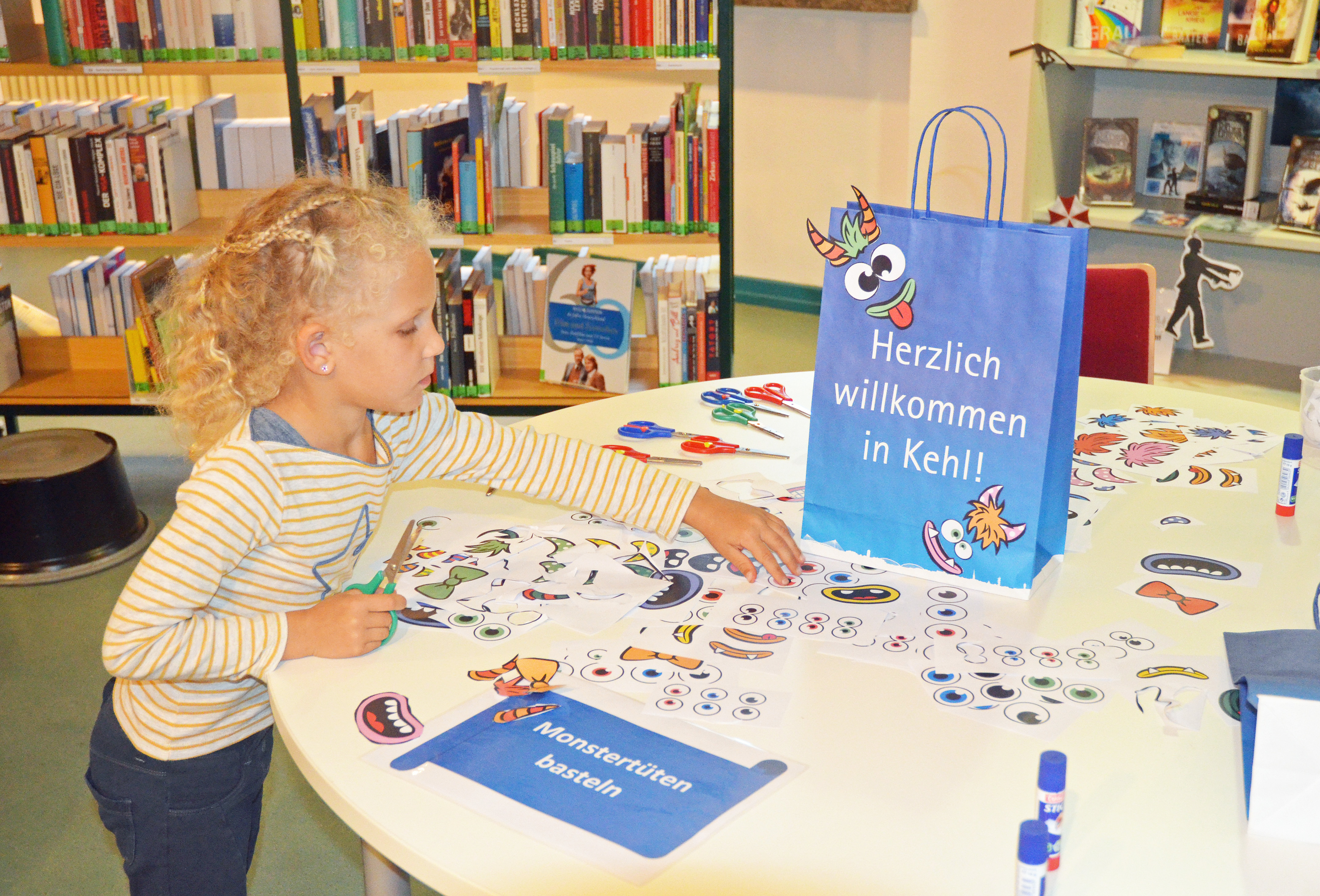 Beim Monstertütenbasteln ließen die Kleinen ihrer Kreativität freien Lauf.
