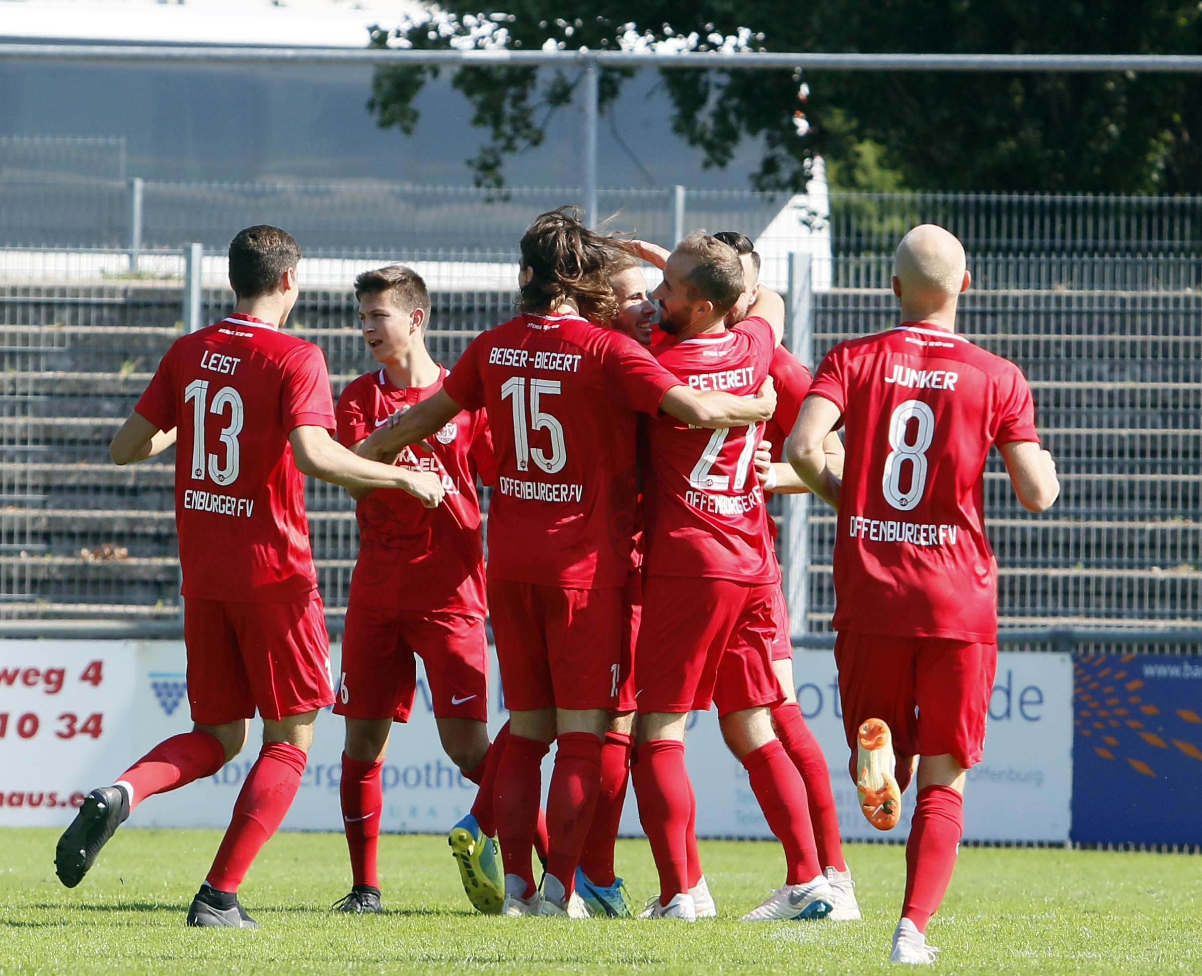 Der Offenburger FV hatte gestern Nachmittag wieder allen Grund zum Jubeln. Deutlich mit 7:2 gewannen sie gegen den FC Radolfzell und bleiben an der Tabellenspitze.
