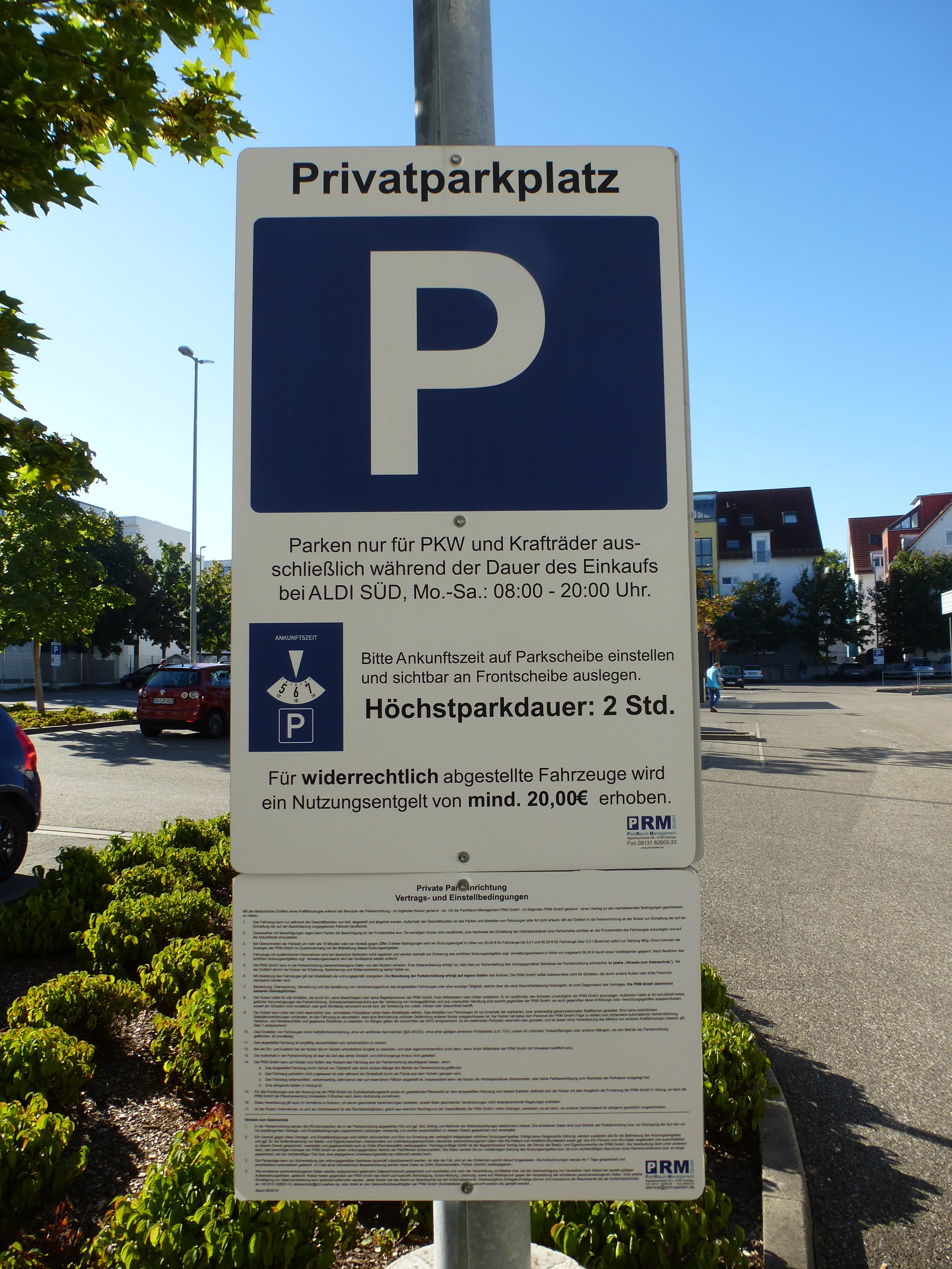 Aldi Süd in der Nähe des Offenburger Bahnhofs hat die Überwachung des Parkplatzes über eine private Firma geregelt.