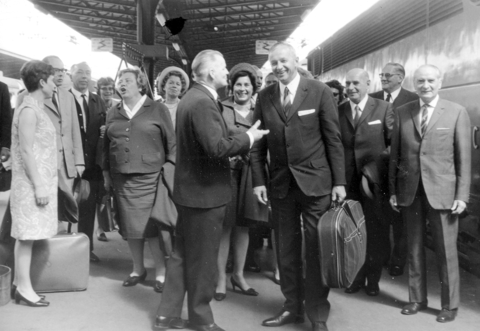 Besuch des Kehler Gemeinderats am 20./21. April 1968 in Montmorency - die Ankunft am Gare de l’Est in Paris