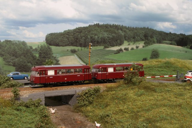 Der rote Schienenbus, war ein muss für jede Modellbahnanlage. | Foto: Horst Meier 