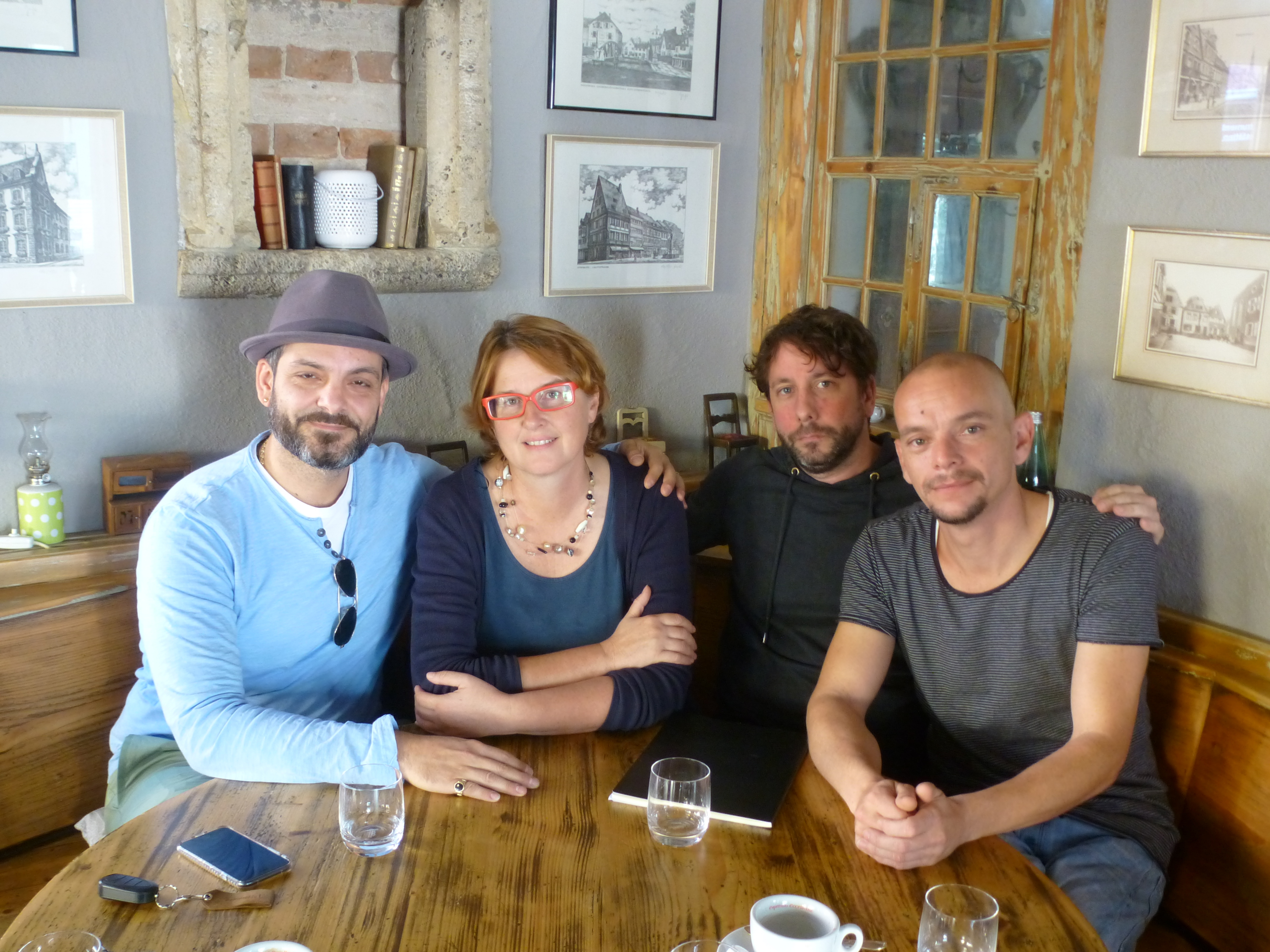Francesco Pittarrese, Carmen Lötsch, Christian Kessler und Alexander Roth (von links) geben das Aus für den "Revoluzzer" im Salmen bekannt.