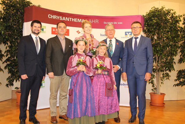 V. l.: Jean-Baptiste Gagnoux, Alonso Luna Alfaro, Sonja I. mit Jade und Angelina, Wolfgang G. Müller und Evgenij Nikolaevitsch Ryzhov | Foto: Glaser