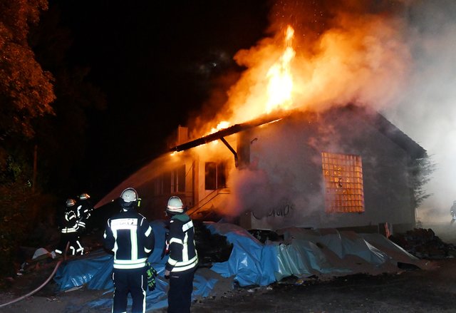 Eine Gruppe von Kindern und Jugendlichen soll für den Brand der Walter-Korb-Halle in Lahr verantwortlich sein.