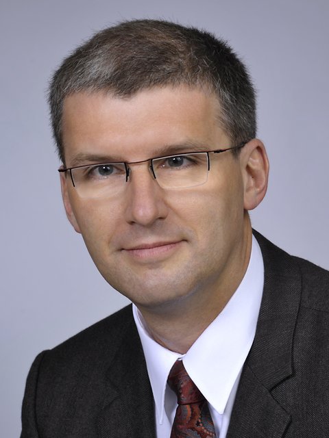 Professor Dr. Georg Mols, Chefarzt der Klinik für Anästhesiologie und Operative Intensivmedizin