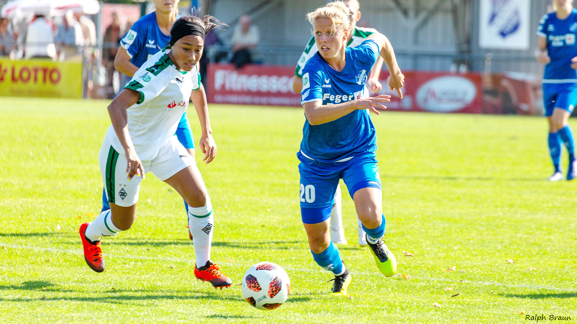 So wie hier Jana Vojtekova (rechts) sollten die Sander Frauen beim Auswärtsspiel in München auftreten.