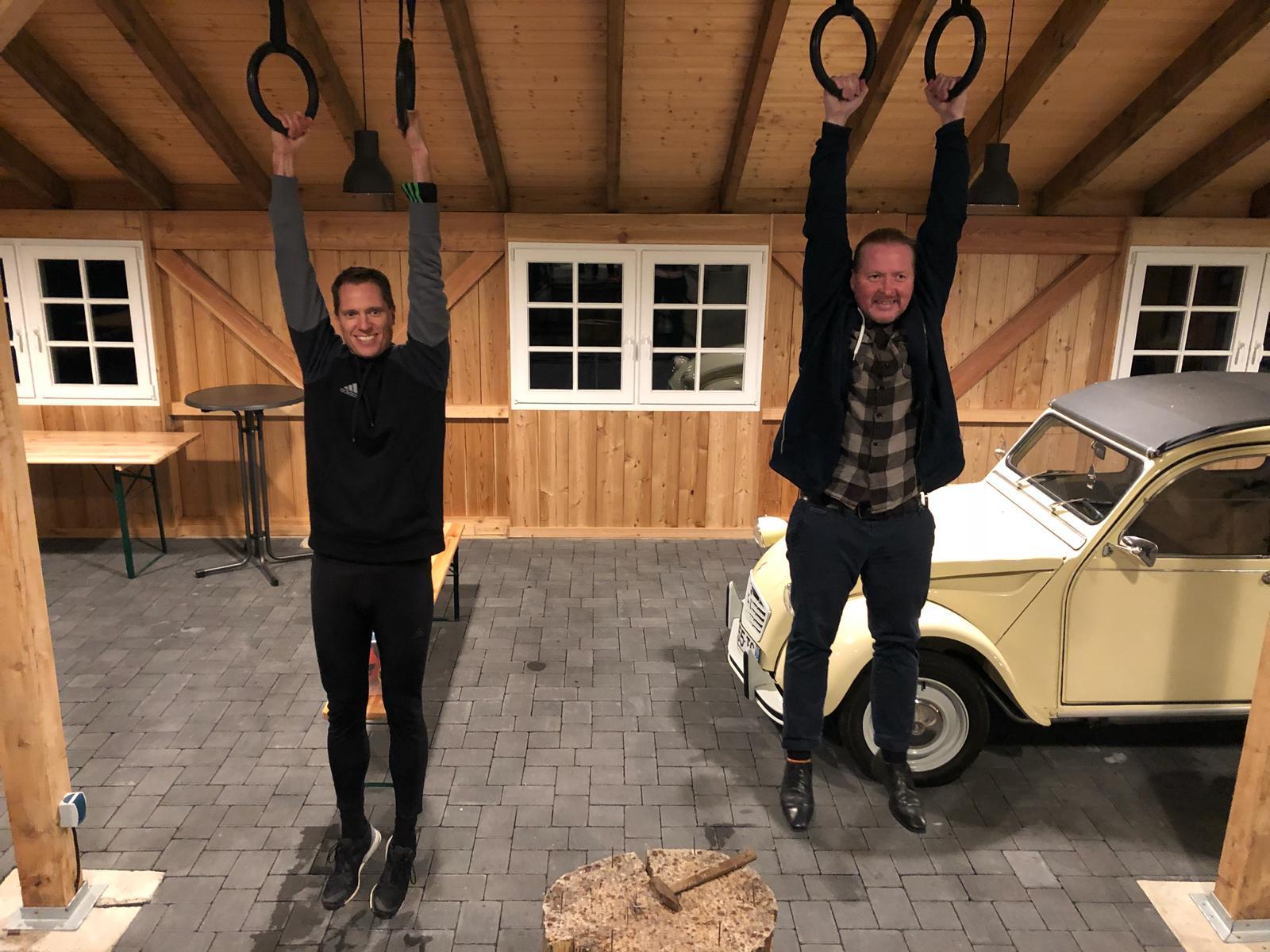 Nicolas Eberhard und Joey Kelly messen ihre Kräfte.