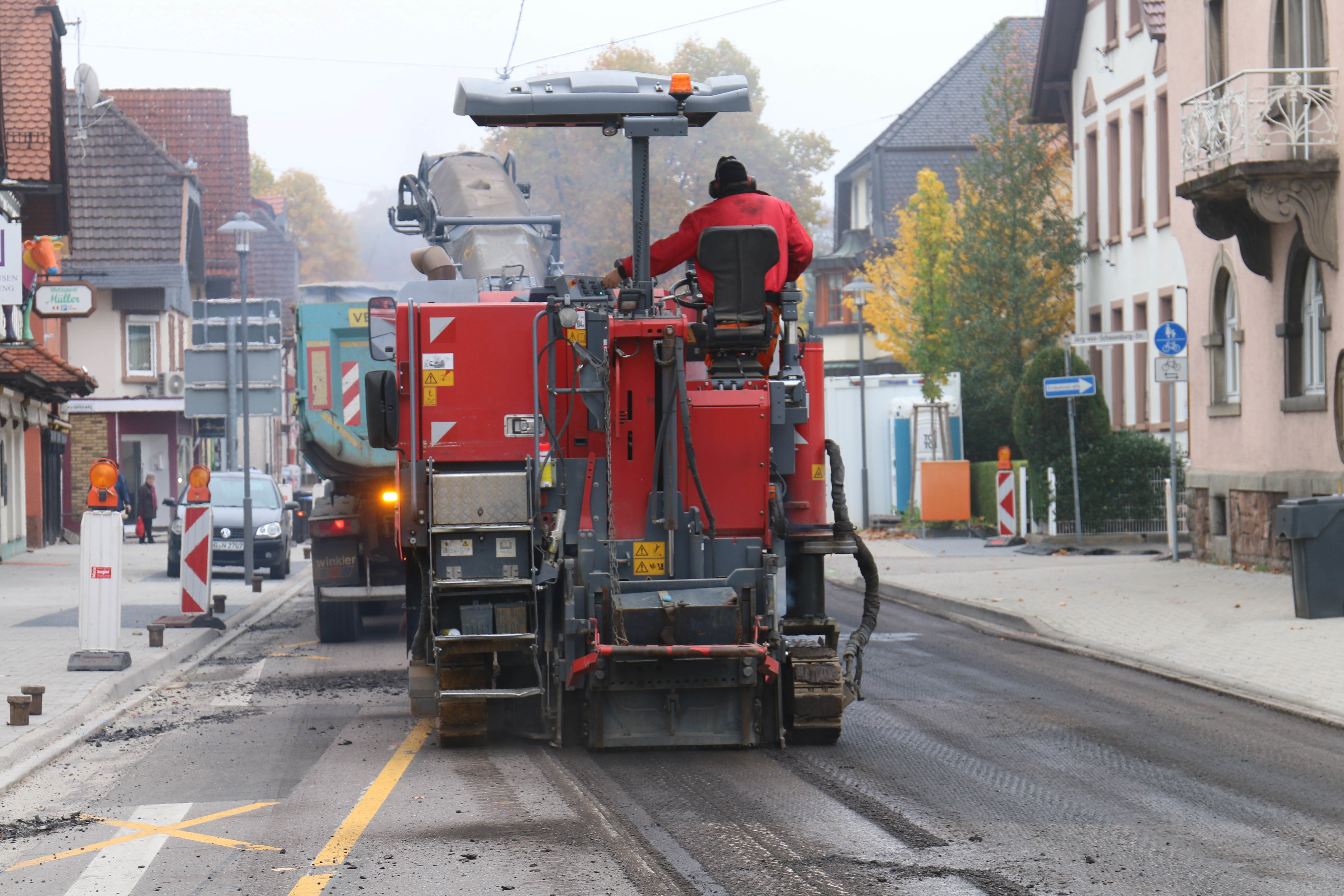 Wegen Asphaltarbeiten wird die Obere Hauptstraße in Oberkirch nächste Woche gesperrt.