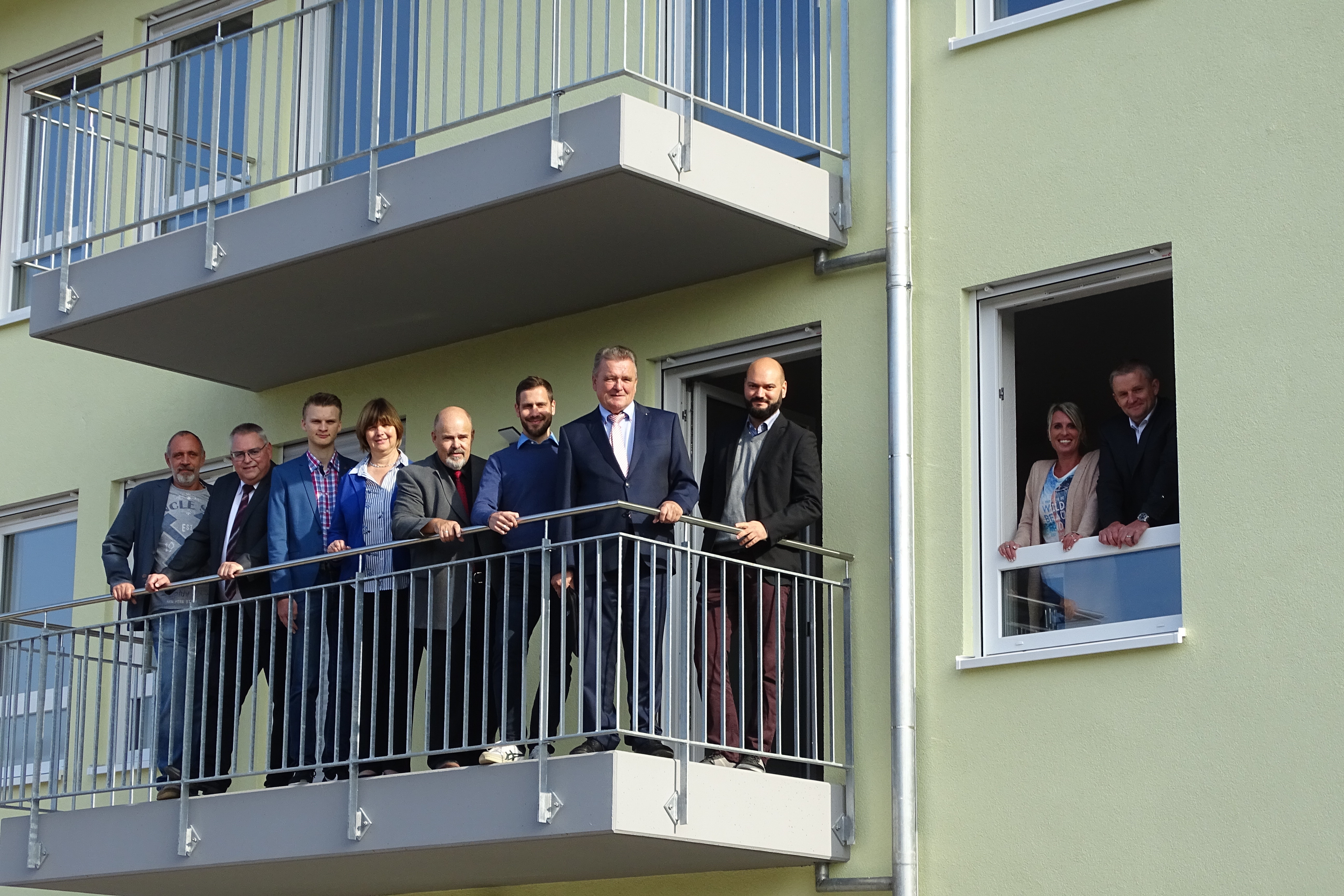 Die Vorfreude auf den Tag der offenen Tür am 11. November in Ohlsbach ist groß bei (von links) Architekt Daniel Suhm, Bürgermeister Bernd Bruder, Rafael Quadbeck, Martina Quadbeck, Edwin Beck, Marco Beck, Jürgen Quadbeck, Michael Mathuni, Jutta Hilberer und Martin Wenz