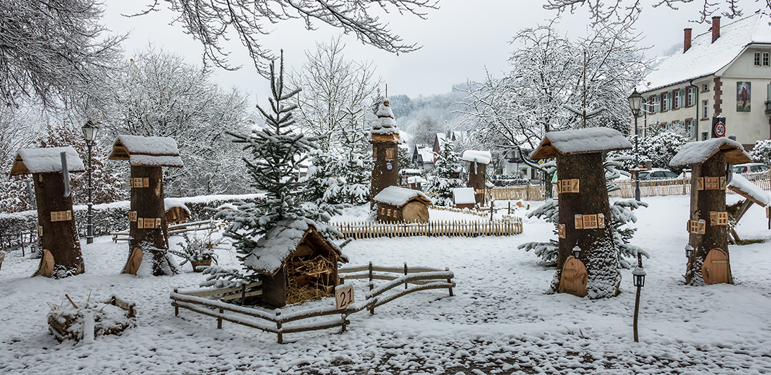 In Oberharmersbach eröffnet am ersten Adventswochenende das Adventsdorf im Kurpark.
