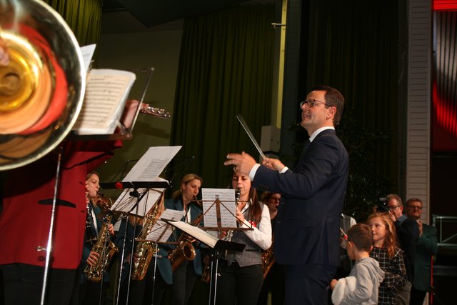 Und zum Schluss dirigierte Marco Steffens auch noch das Badnerlied. | Foto: rek