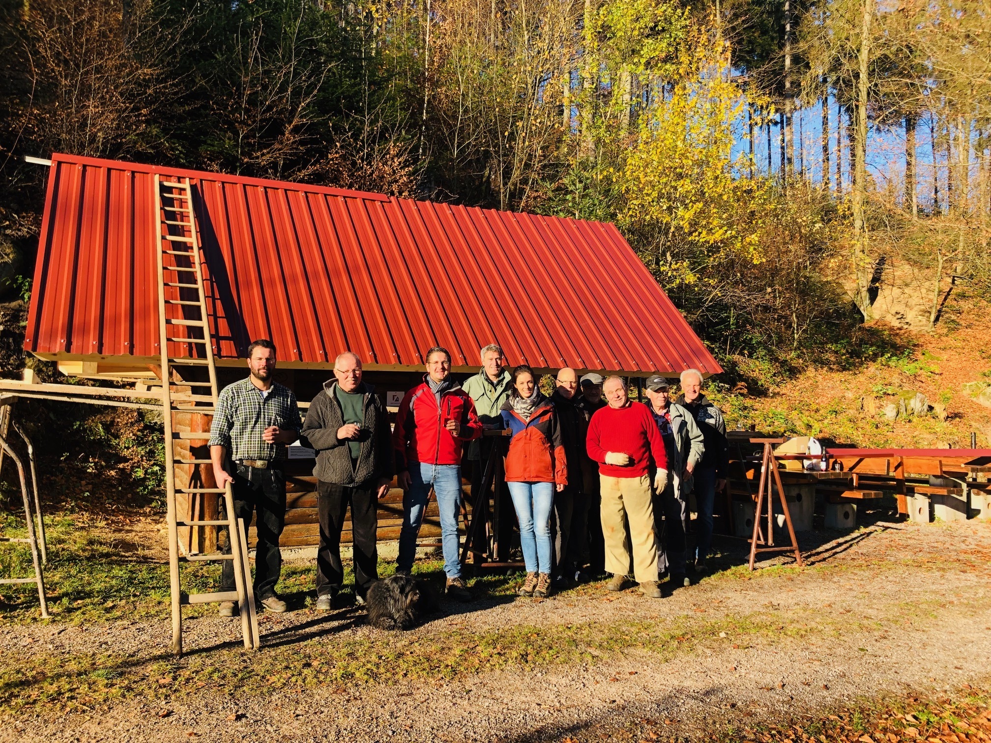 Richtfest für das neue Dach der Grillhütte, das von Haupt- und Ehrenamtlichen Hand in Hand errichtet wurde.
