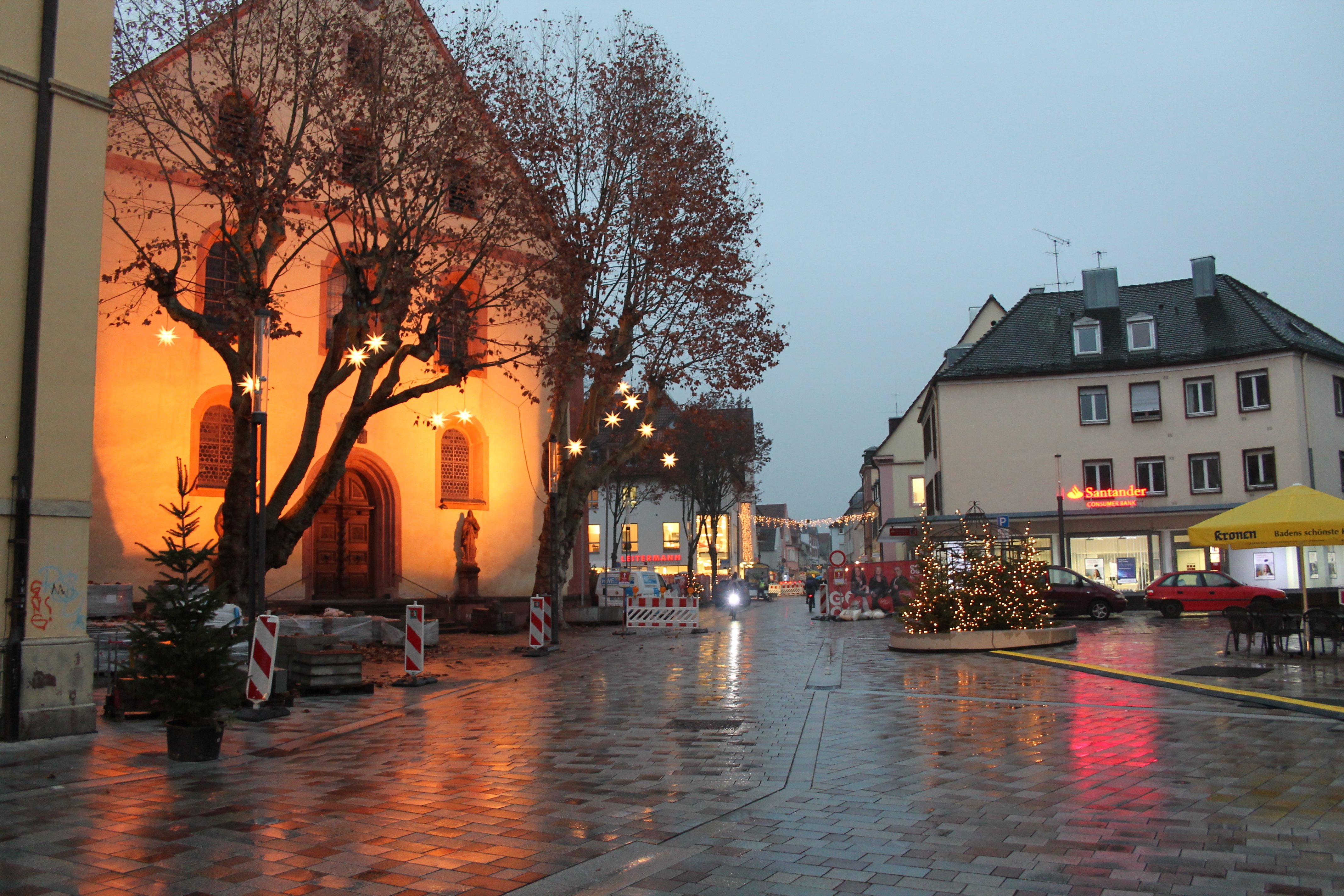 Die Bauarbeiten zur Umgestaltung der Langen Straße in Offenburg ruhen den ganzen Monat Dezember.