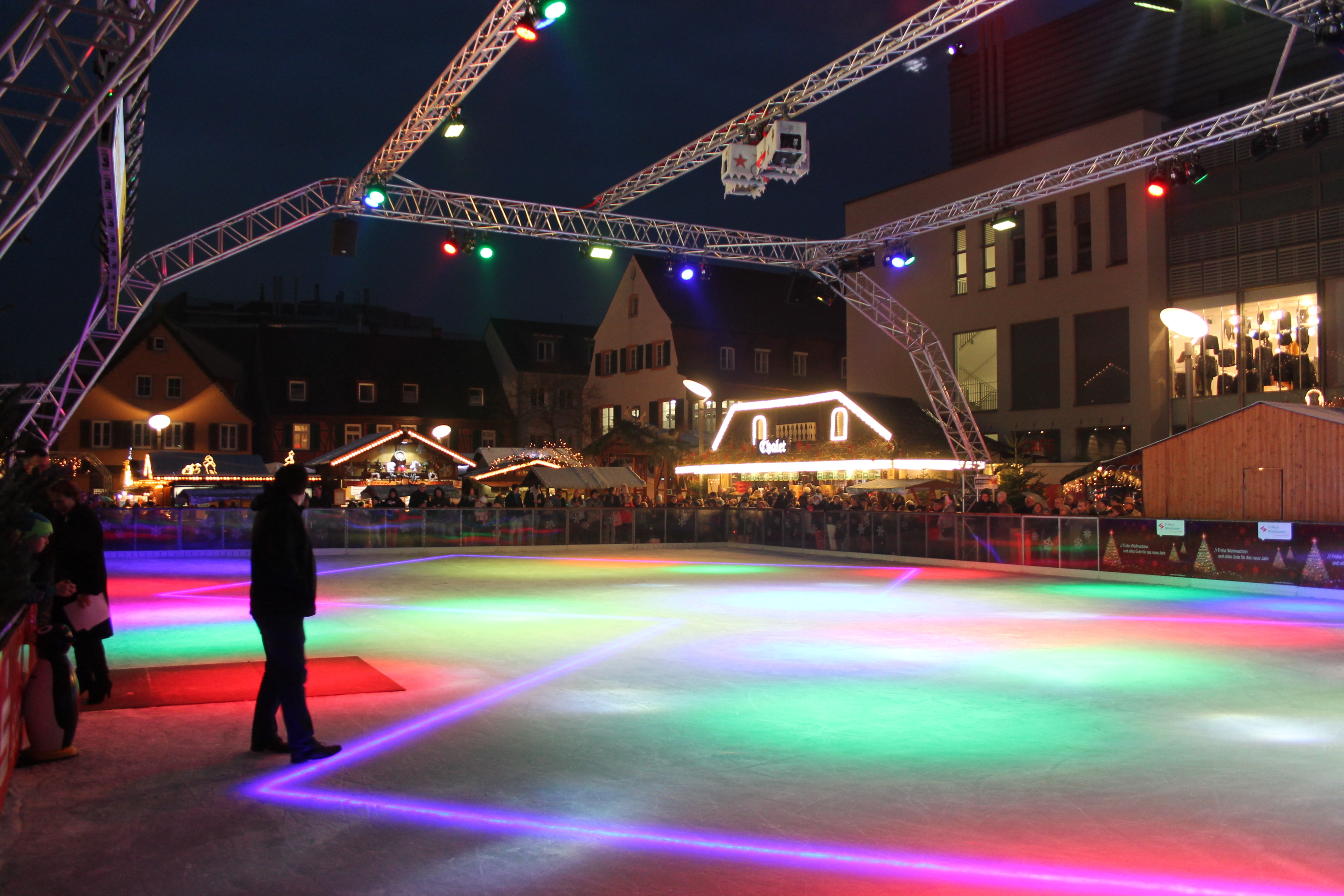 Der Offenburger Weihnachtsmarkt wurde am Dienstagabend eröffnet.