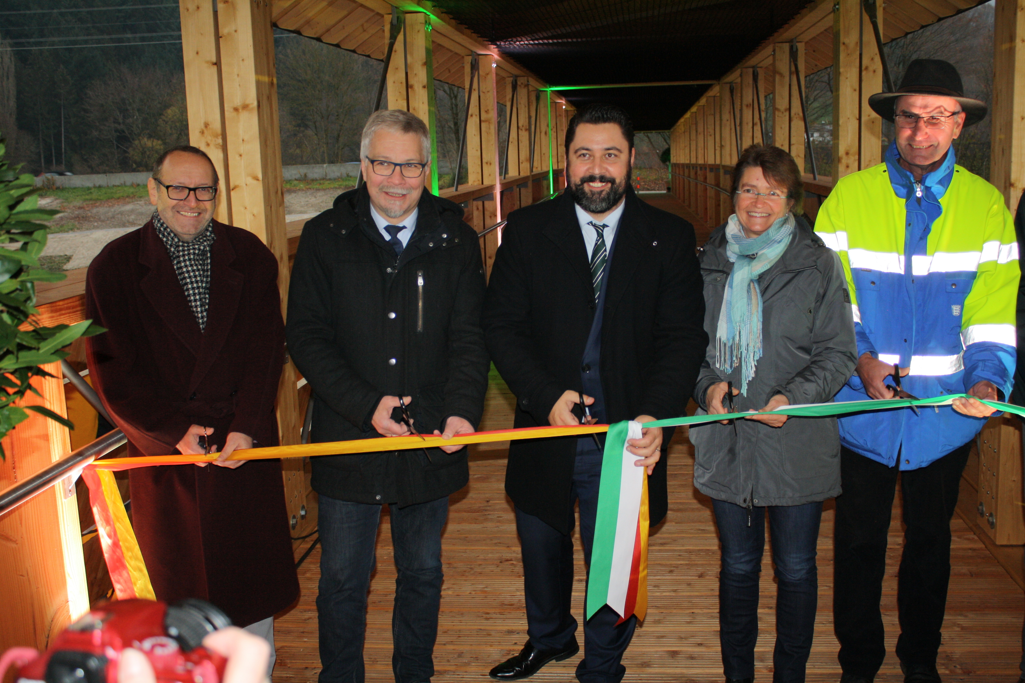 Von links: Bernhard Scherbert, R+S-Planung Achern, Steinacher Bürgermeister Nicolai Bischler, Haslacher Bürgermeister Philipp Saar, Christine Dufner vom RP Freiburg, Rolf Schneider von der Gewässerdirektion Südbaden