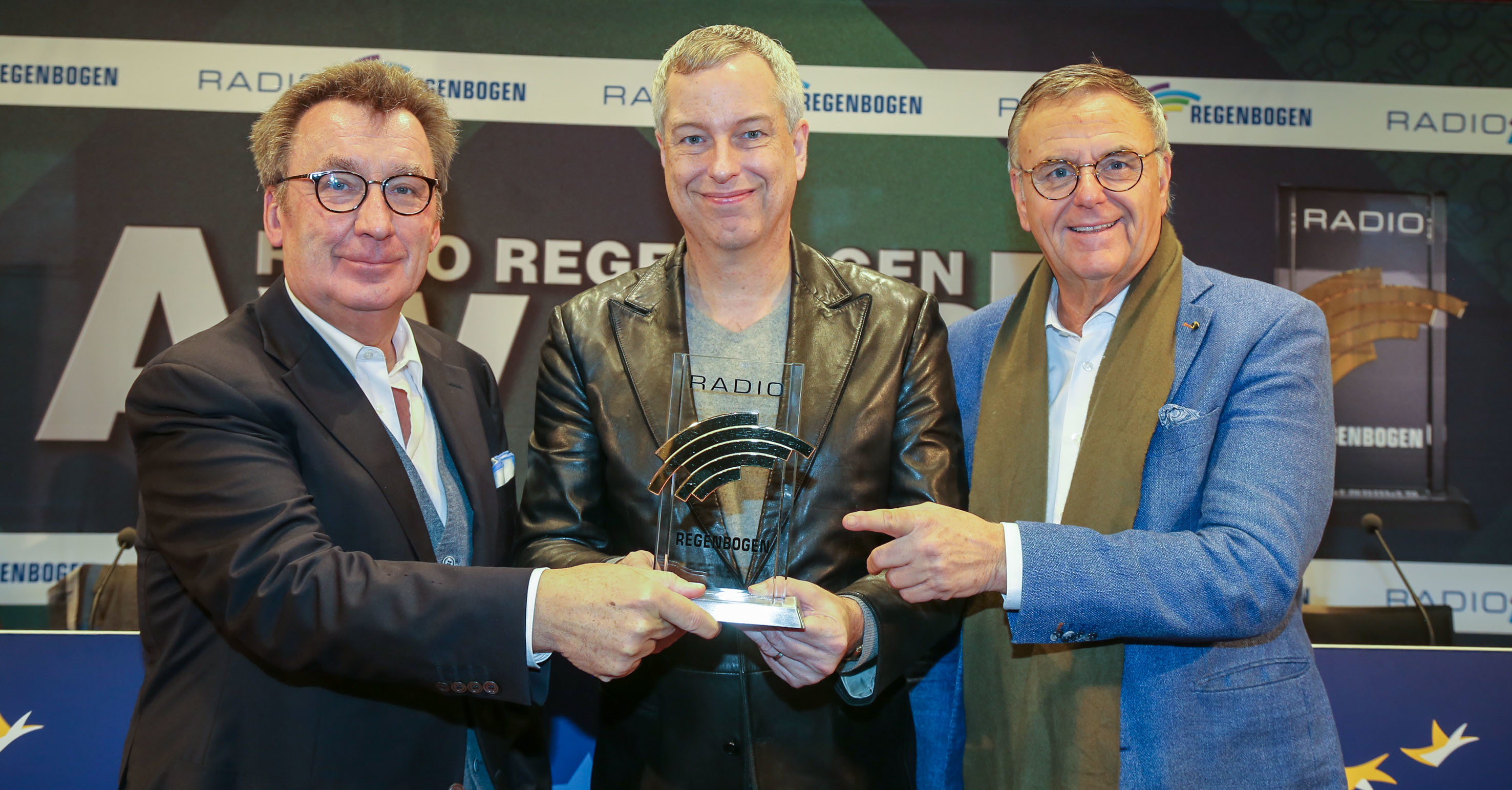 Freuen sich auf die Preisverleihung: Radio-Regenbogen-Chef Klaus Schunk, Moderator Thomas Hermanns und Europapark-Geschäftsführer Roland Mack.