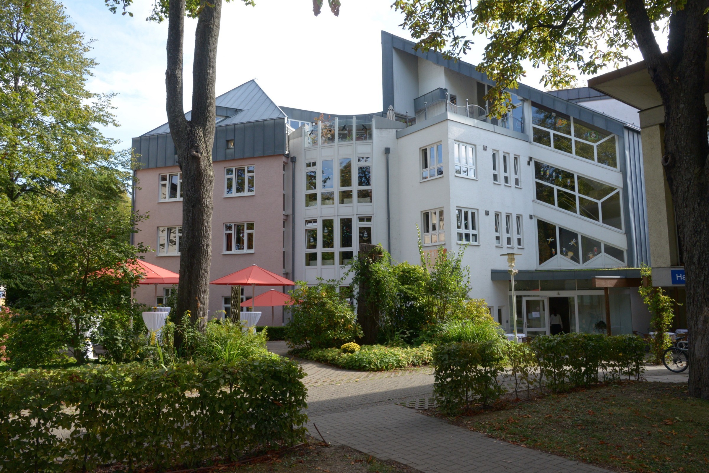 Ein Zuhause auf Zeit und ein Ort, um neue Kraft zu tanken: Das Elternhaus des Fördervereins in Freiburg ist rein spendenfinanziert.