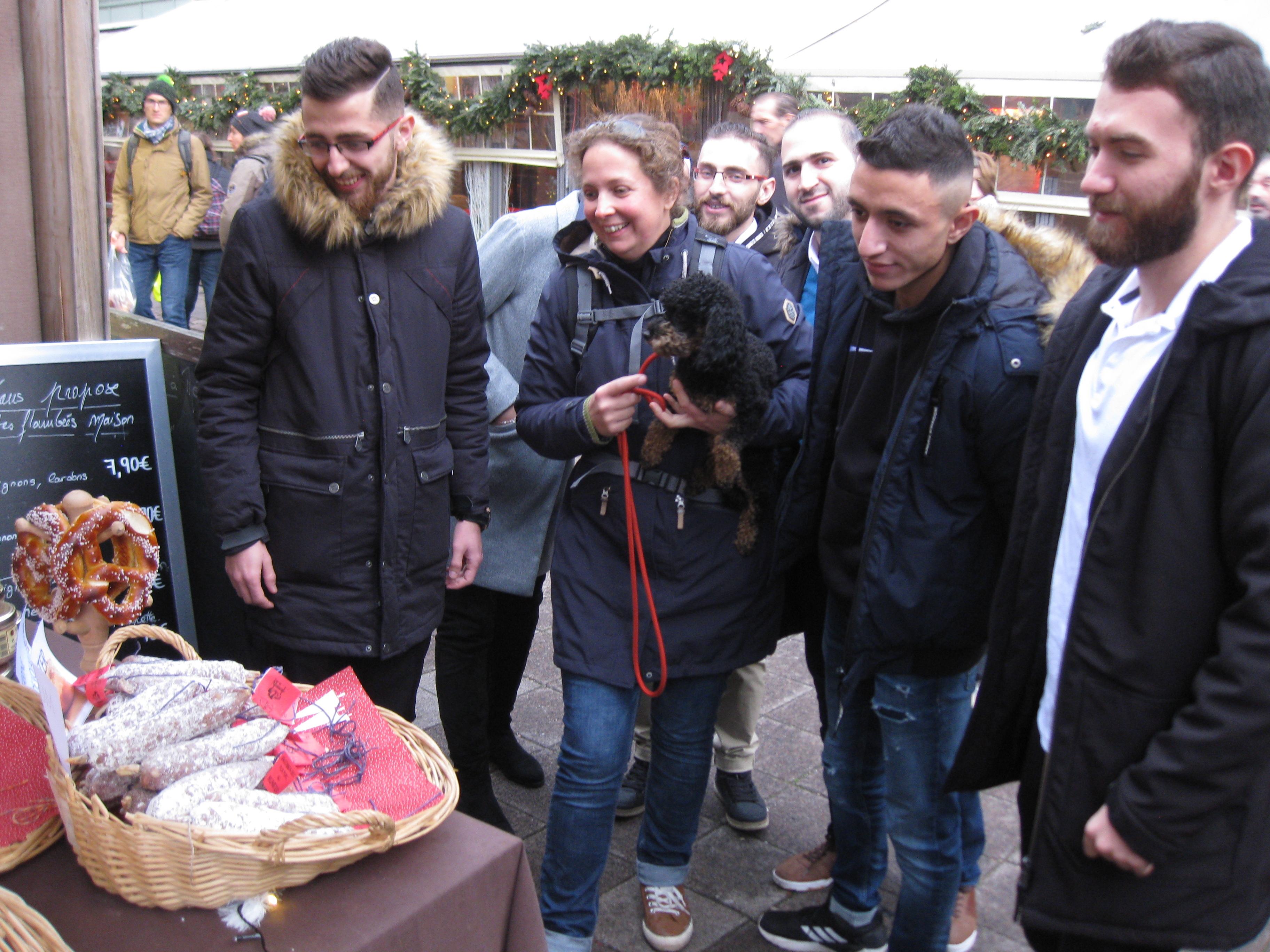 Die Flüchtlinge gingen in Obernai auf weihnachtliche Entdeckungsreise.