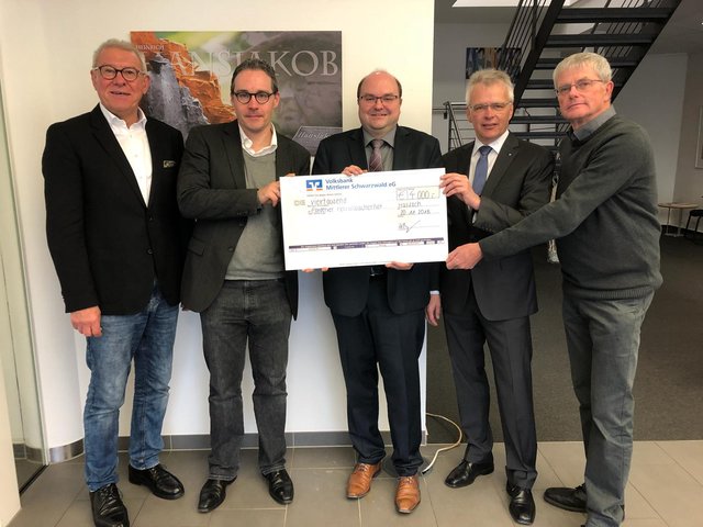 Foto von links nach rechts: Heinz Winkler, Christian Meyer, Stefan Burger, Martin Heinzmann und Helmut Vollmer | Foto: Volksbank Mittlerer Schwarzwald eG