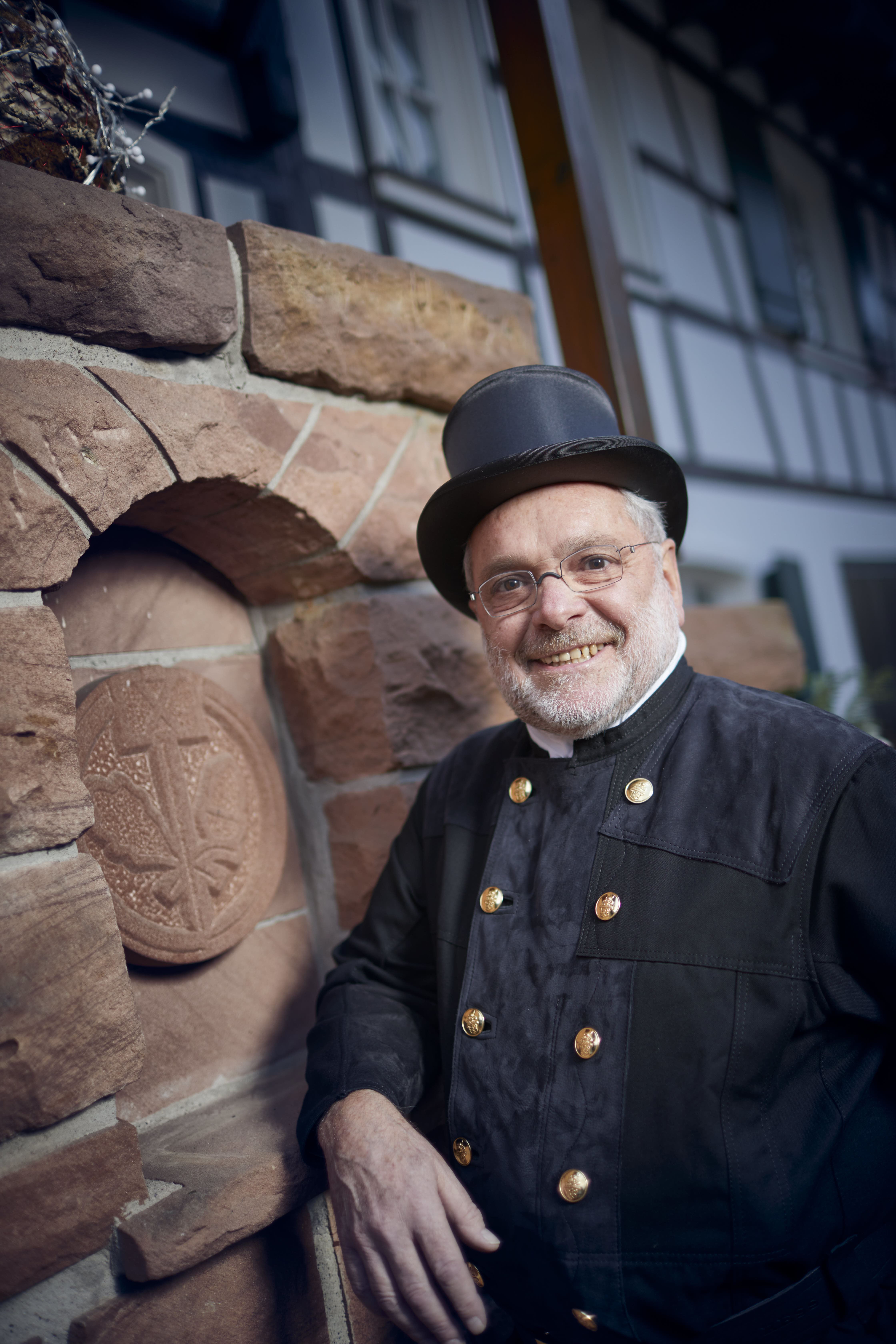 Für Franz Klumpp ist die Arbeit mehr, als nur Kamine zu säubern. Er setzt sich mit den Menschen zusammen, die niemanden haben und spricht mit ihnen. Das ist sein ganz eigenes Glück.