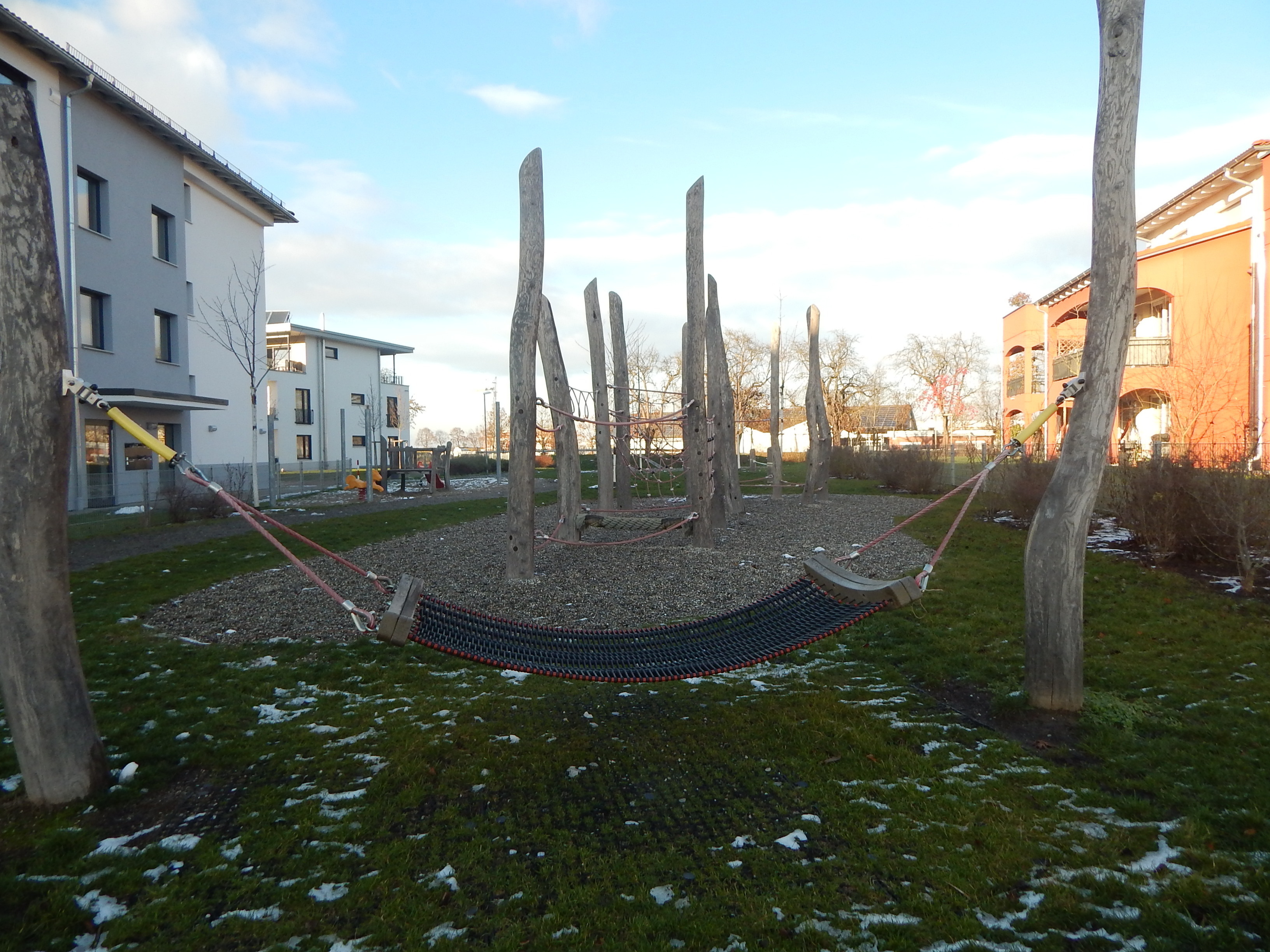 Der Kletter- und Seilgarten auf dem Mehrgenerationenspielplatz in Ettenheim