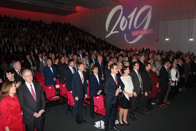 Beim "Badnerlied" stand die Halle. | Foto: gro