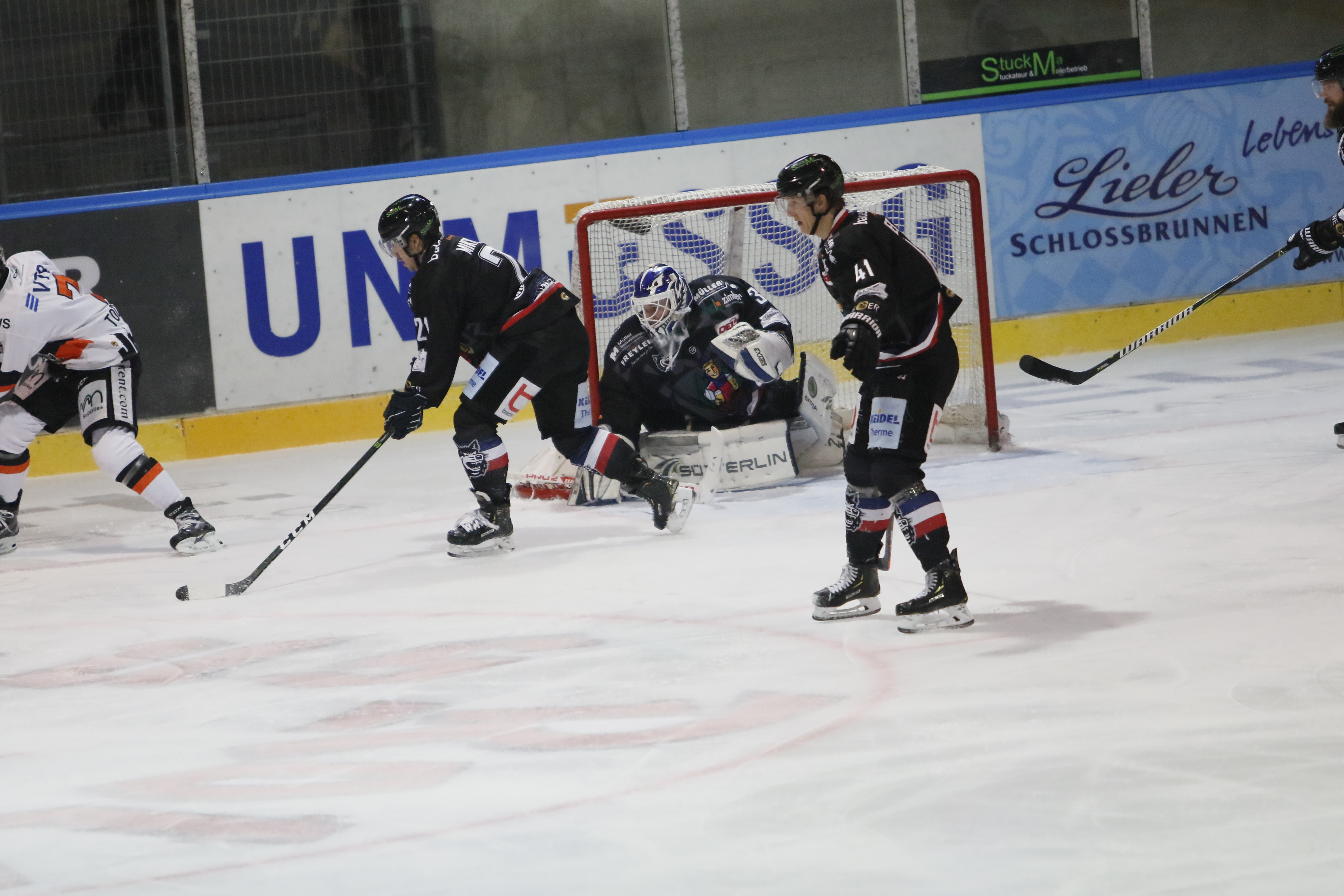 Die Abwehr des EHC konnte die Niederlage nicht verhindern.