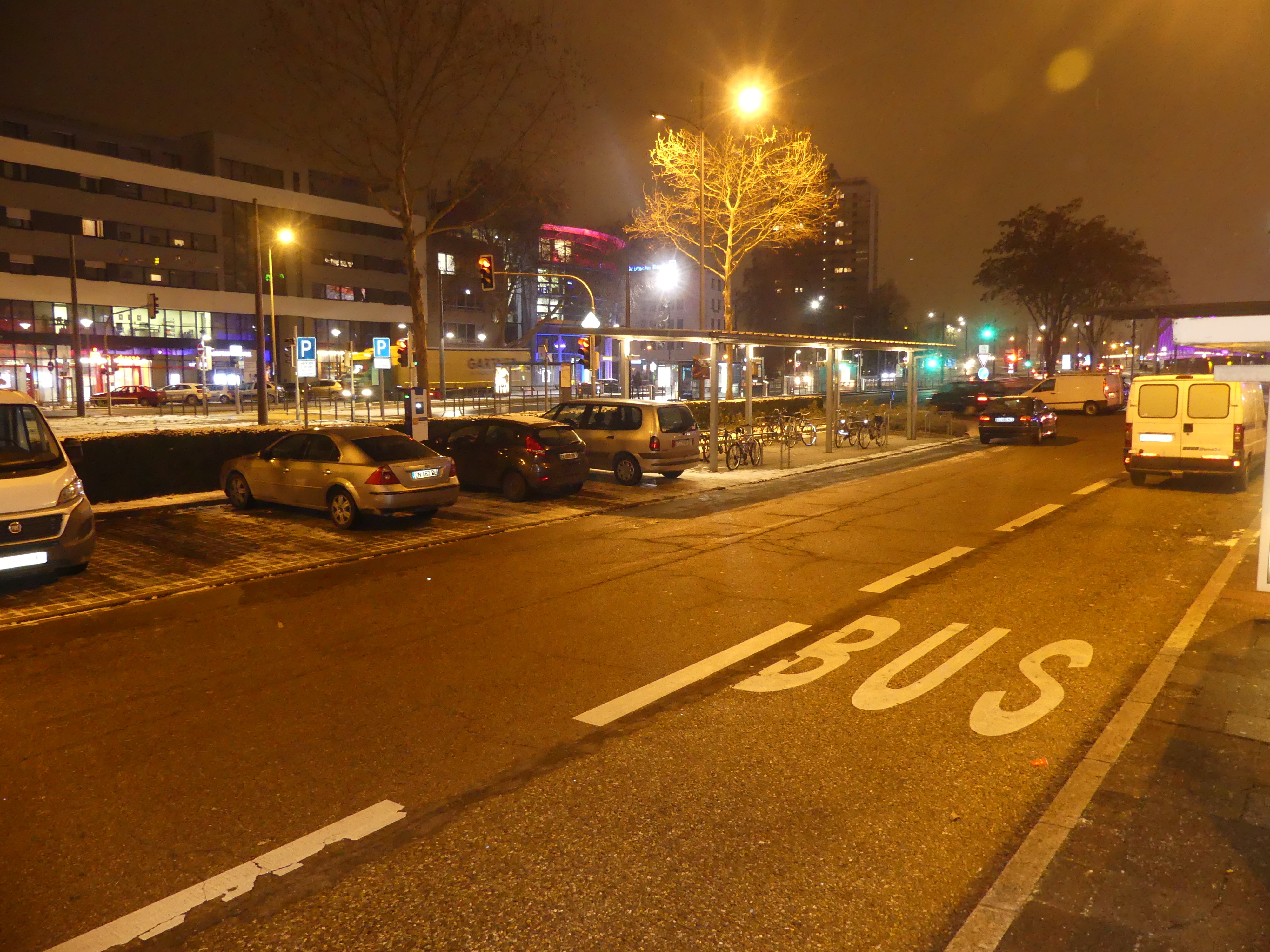 Bürgern ist die Ausleuchtung des Bahnhofsplatzes und der Tramhaltestelle besonders wichtig, weiß die Stadt Kehl.