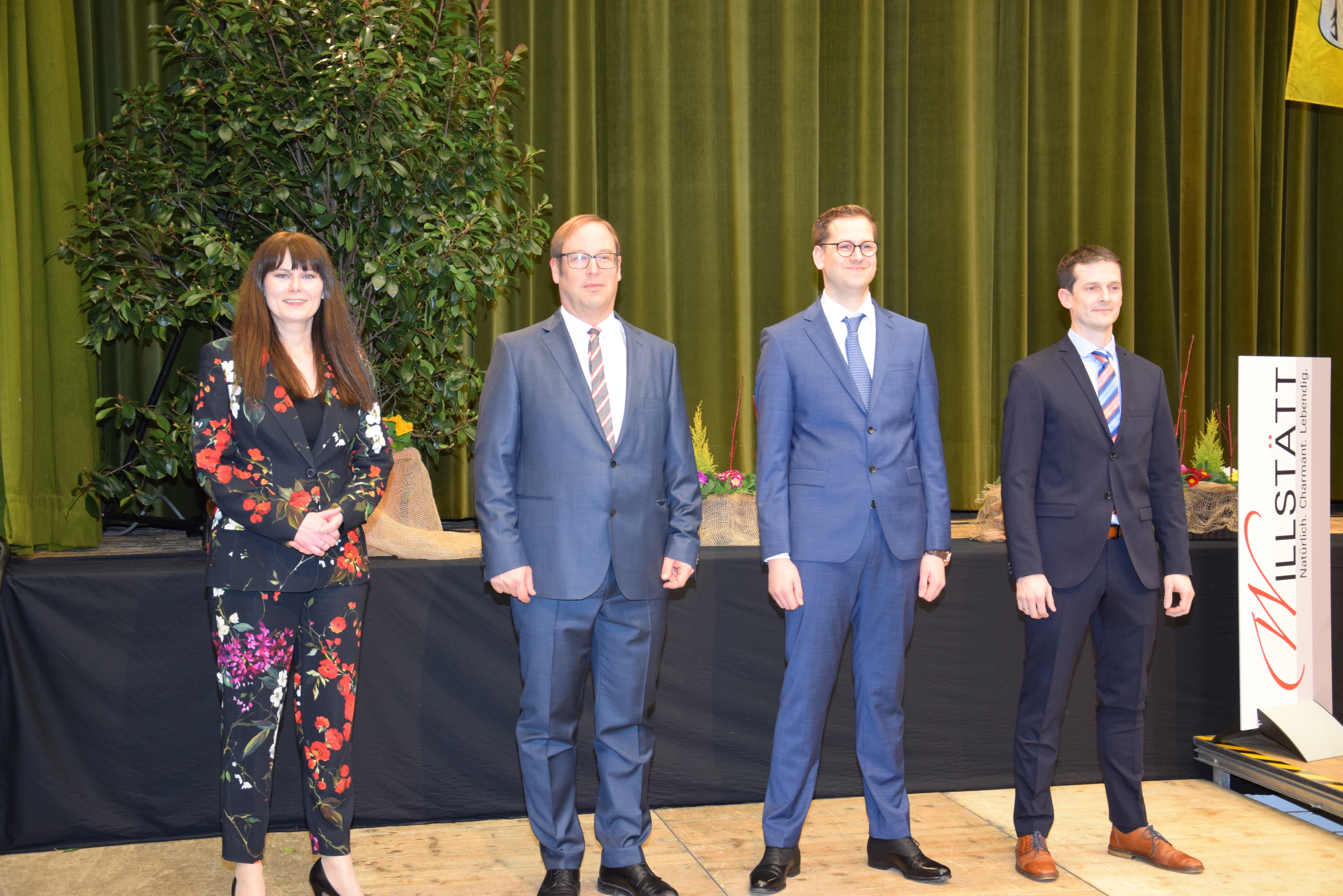 Die vier Kandidaten – Sanja Tömmes, Andreas Huber, Felix Ockenfuß und Christian Huber (v. l.) – treten in Willstätt zur Wahl des neuen Bürgermeisters an,