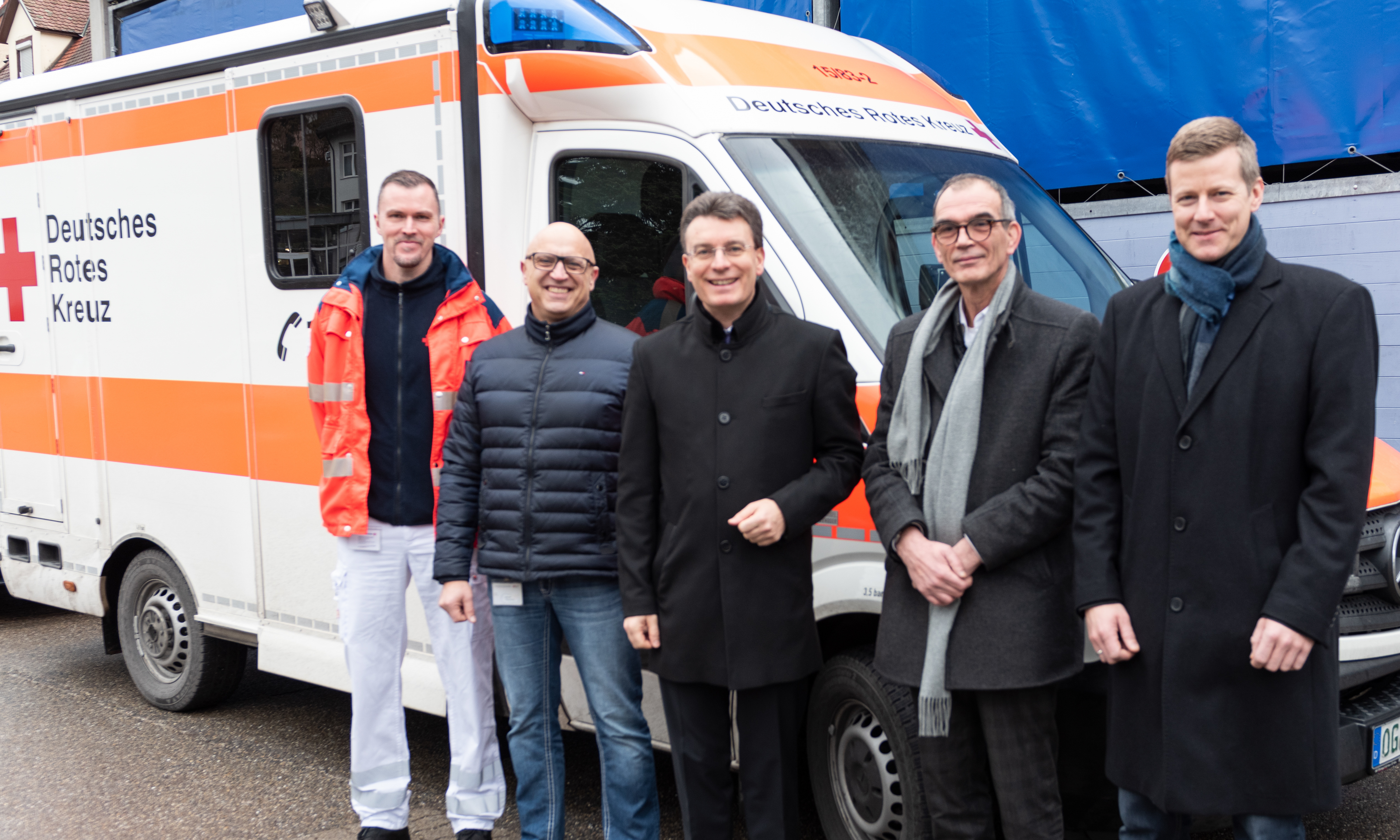 v. l. Sven Schumann, Nofallsanitäter und Wachenleiter Offenburg-Gengenbach, Klaus Zapf, Rettungsdienstleiter Rettungsdienst Ortenau gGmbH, Bürgermeister Thorsten Erny, Bereichsausschussvorsitzender Michael Haug und Urs Kramer, Leiter des Amtes für Brand- und Katastrophenschutz beim Landratsamt Ortenaukreis