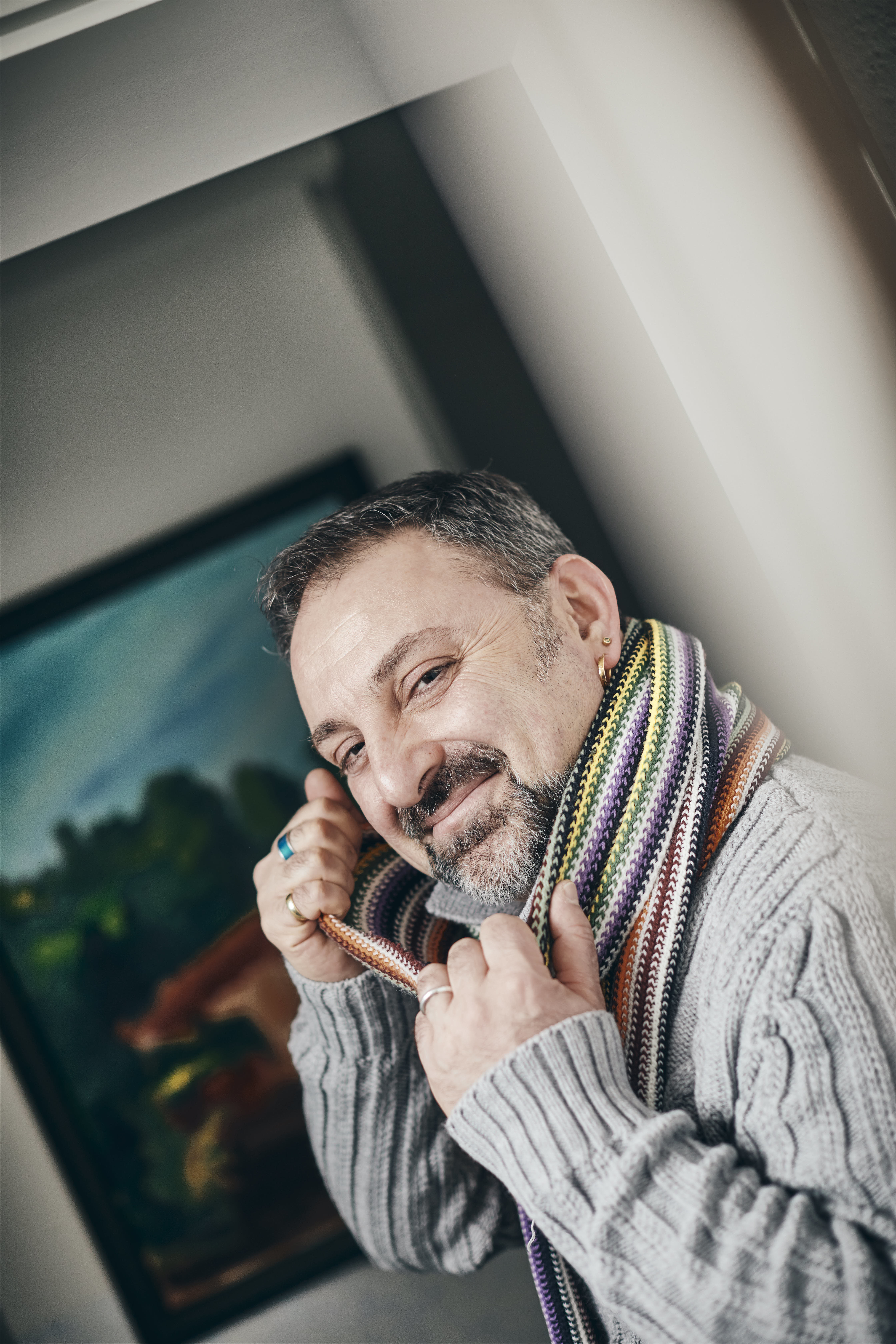 Giuseppe ist ein Vollblutschauspieler – nur wenige Requisiten reichen ihm für den Flirt mit der Kamera.