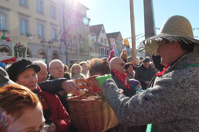 Brezeln für die Zuschauer | Foto: gro