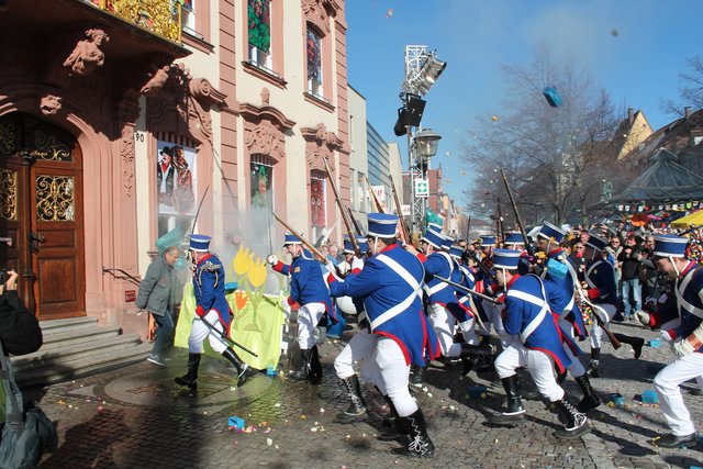 Sturm aufs Rathaus | Foto: gro