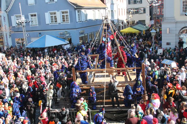 OB Steffens wird hochgezogen. | Foto: gro