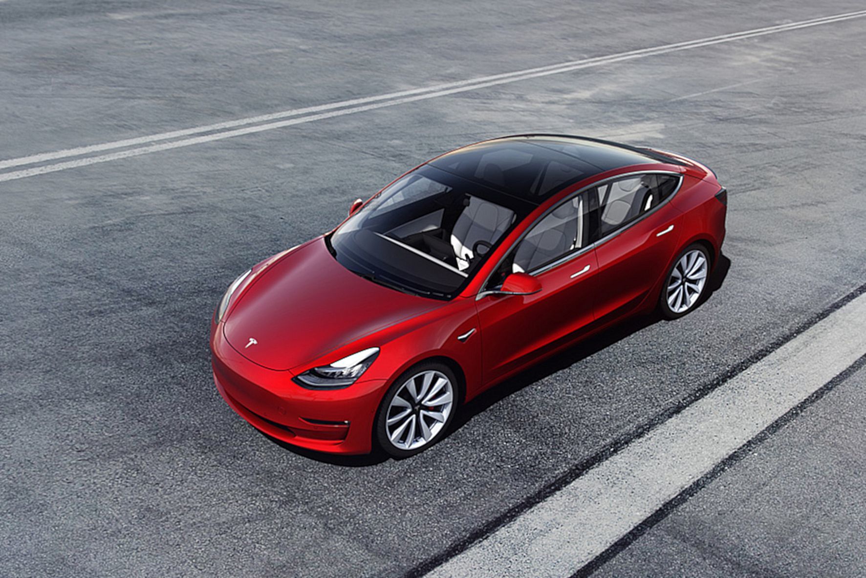 Die ersten deutschen Vorbesteller können ihr Tesla Model 3 jetzt nach 33 Monaten Wartezeit konfigurieren.
