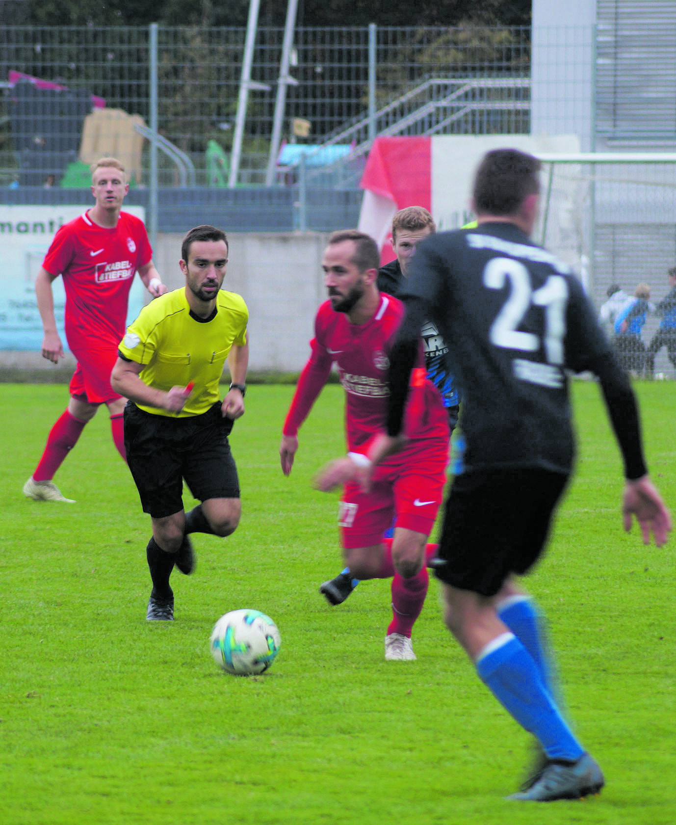 Der Offenburger FV (rotes Trikot) möchte auch nach der Winterpause nicht nachlassen.