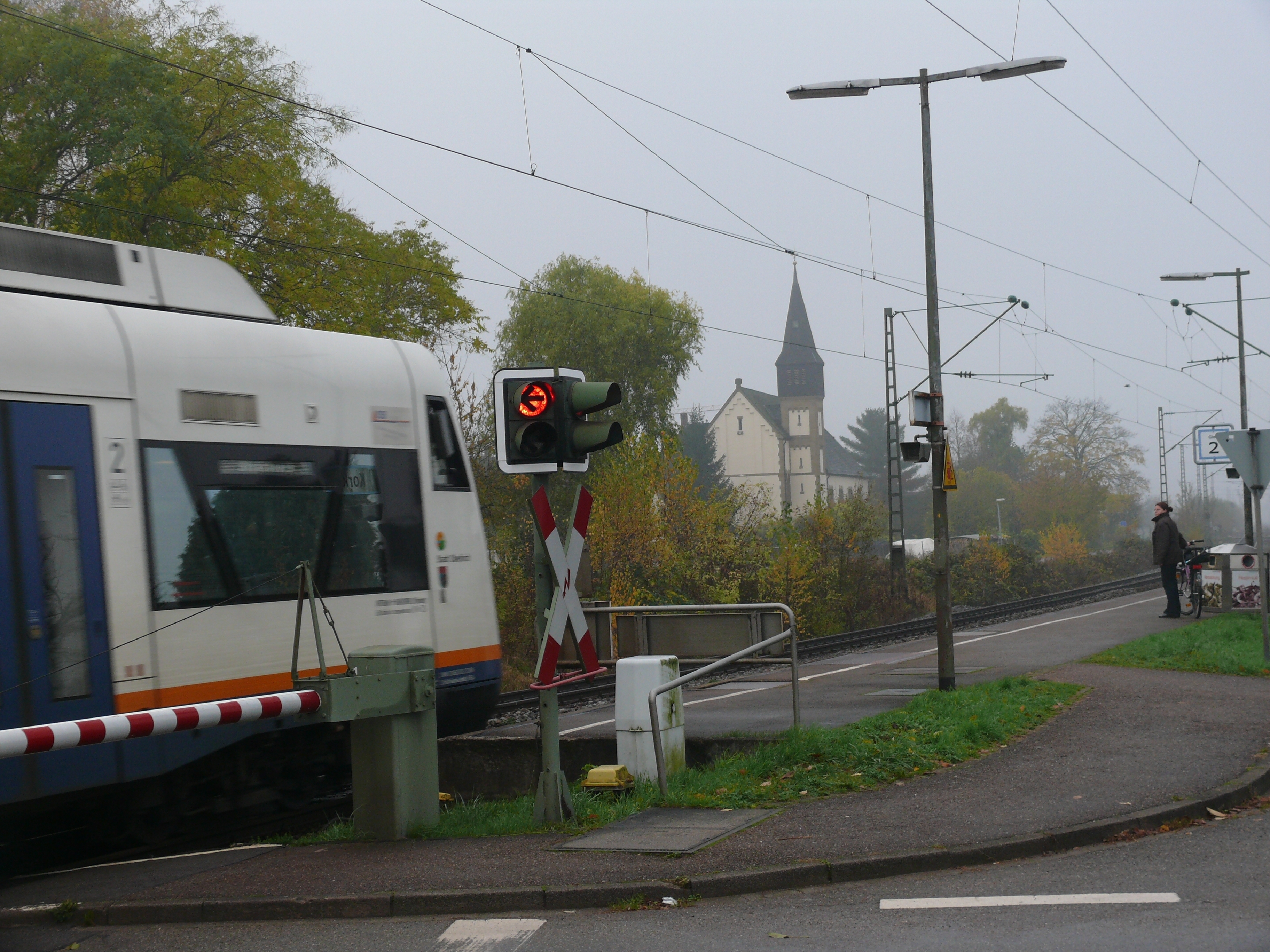 Einer Knackpunkte auf der Strecke: der Bahnübergang in Kork, der allerdings erst in einem späteren Planungsabschnitt überplant wird