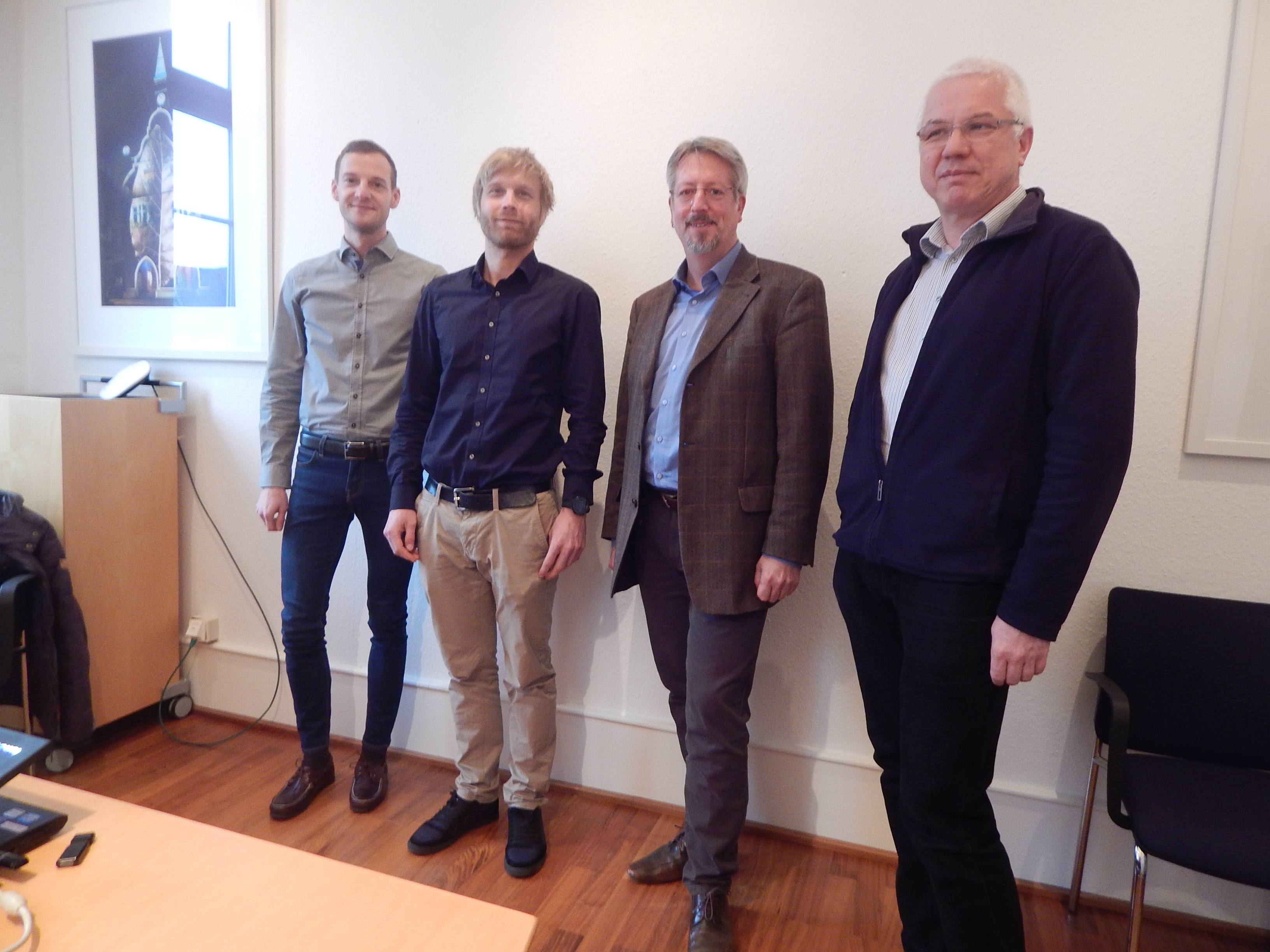 Stellten die Modalitäten der Befragung und des Verkehrsentwicklungsplans vor (v .l.): Martin Stehr, Stadtplanungsamt,Philipp Hölderich, Planersocietät, Bürgermeister Tilman Petters, Bernhard Papke, Abteilung Ratsangelegenheiten, Öffentlichkeitsarbeit und Stadtmarketing