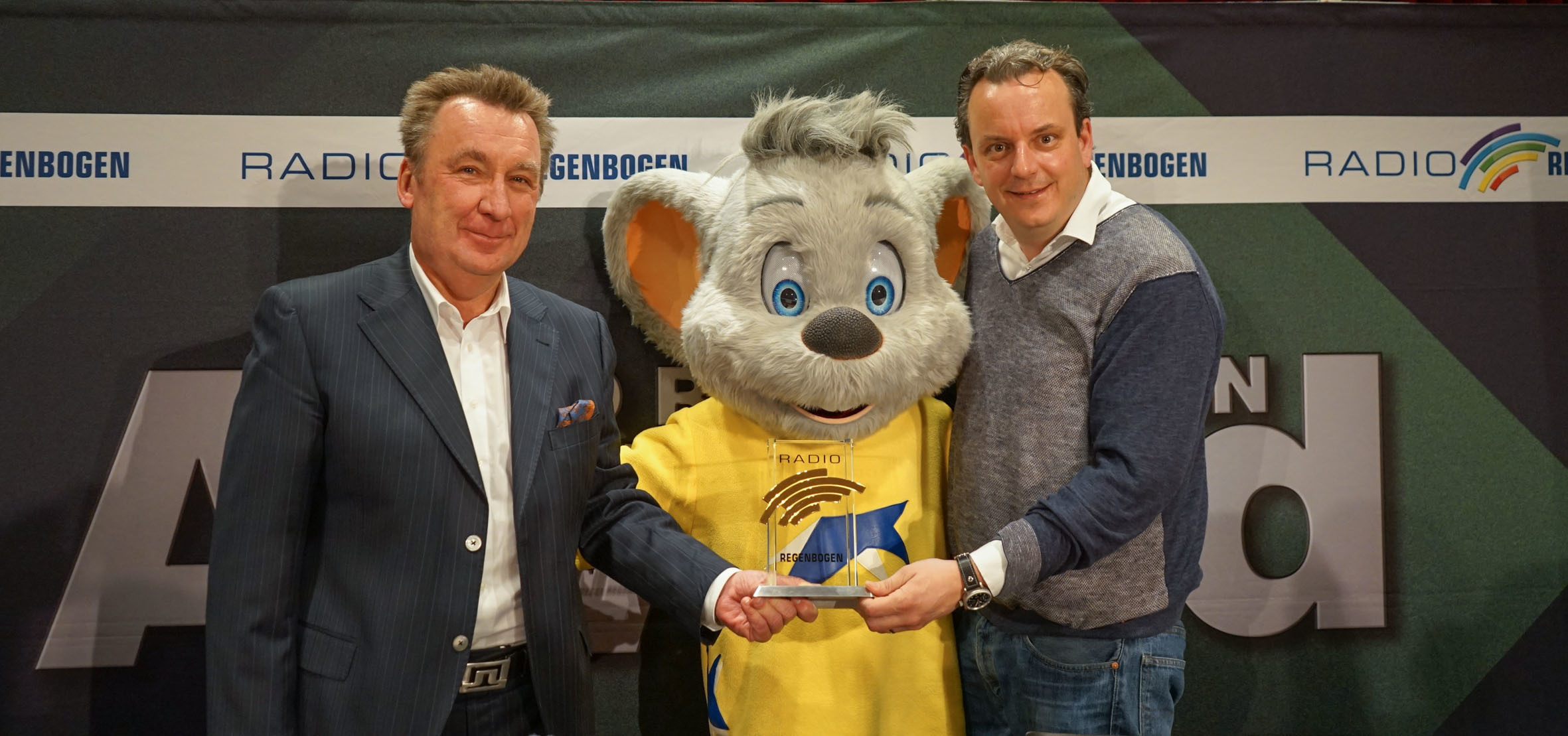 Radio-Regenbogen-Chef Klaus Schunk und Europa-Park-Geschäftsführer Michael Mack (r.)Foto: sdk