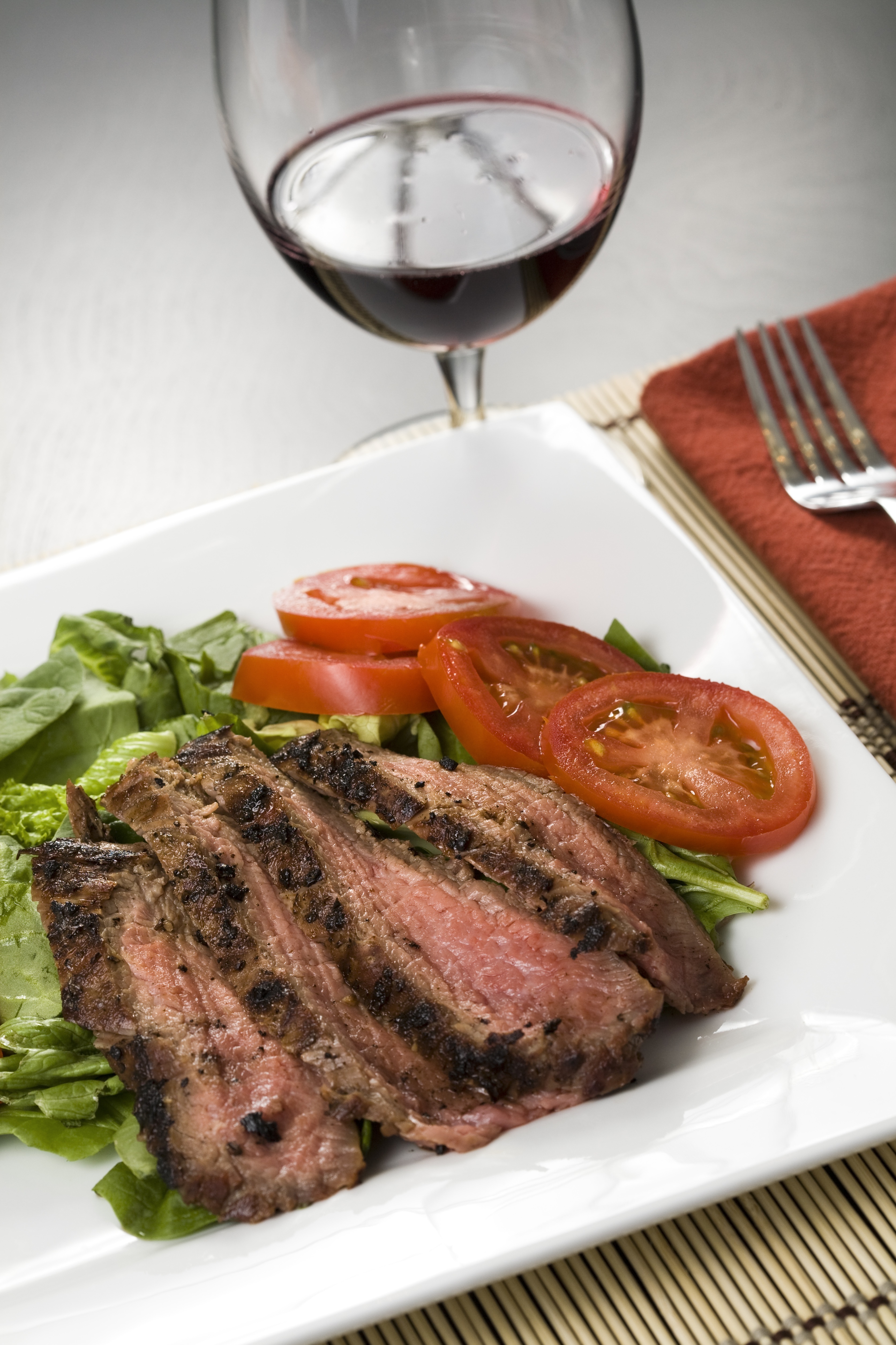 Das Flank Steak wird aus dem Bauchlappen geschnitten und ist sehr saftig.