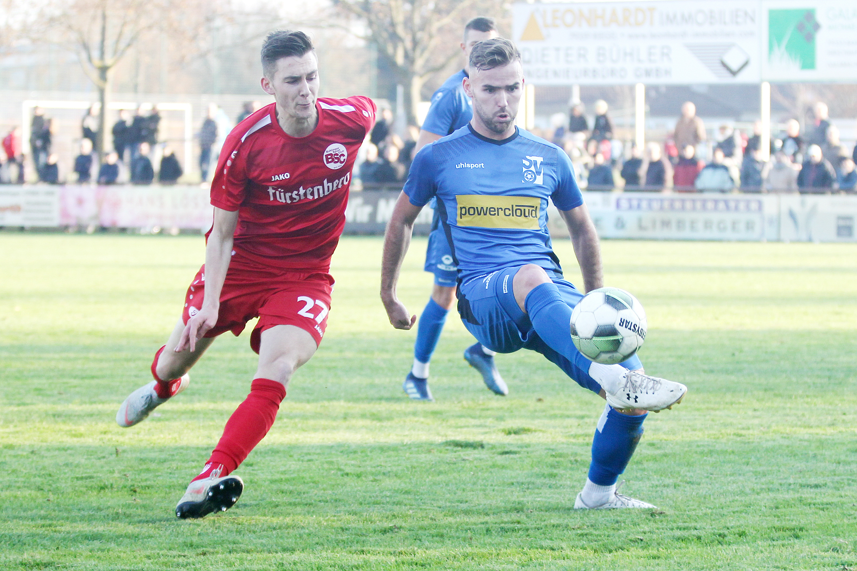 Aller Einsatz war vergebens: Der SV Oberachern (blaues Trikot) verlor das Spiel gegen das Spitzenteam aus Freiberg mit 1:3.