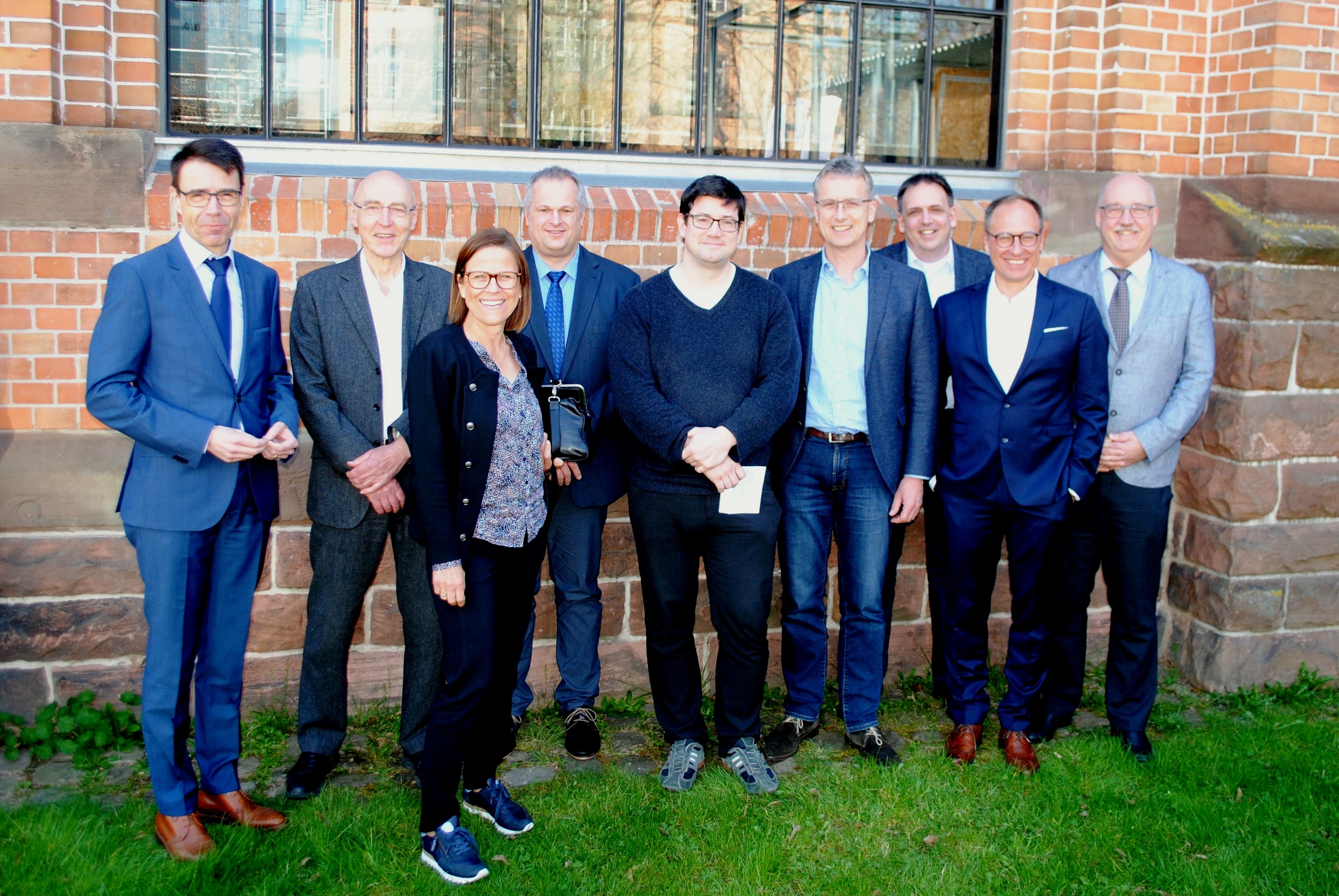 Informierten über Vorsorge und Behandlung von Darmkrebs: Priv.-Doz. Dr. Carsten Schwänen (v. l.), Dr. Marianne Müller, Dr. Mathias Hofstetter, Dr. Oliver Schmah, Prof. Dr. Leonhard Mohr, Prof. Dr. Felix Momm, Professor Dr. Uwe Pohlen und Dr. Werner Lindemann.