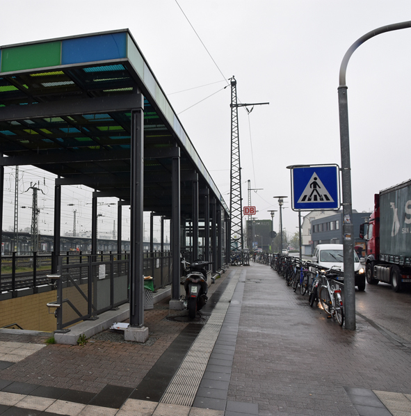 Der Osteingang sichert den Zugang den Gleisen am Offenburger Bahnhof.