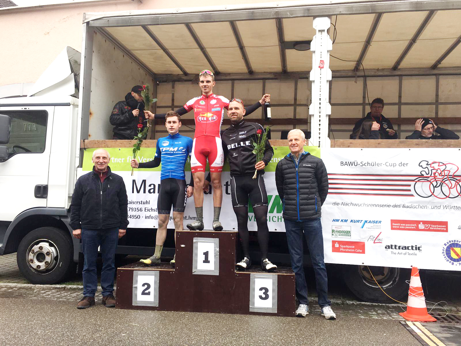 Tim Nuding (rechts) vom Team BELLE Stahlbau fuhr auf den dritten Platz in Eichstetten.