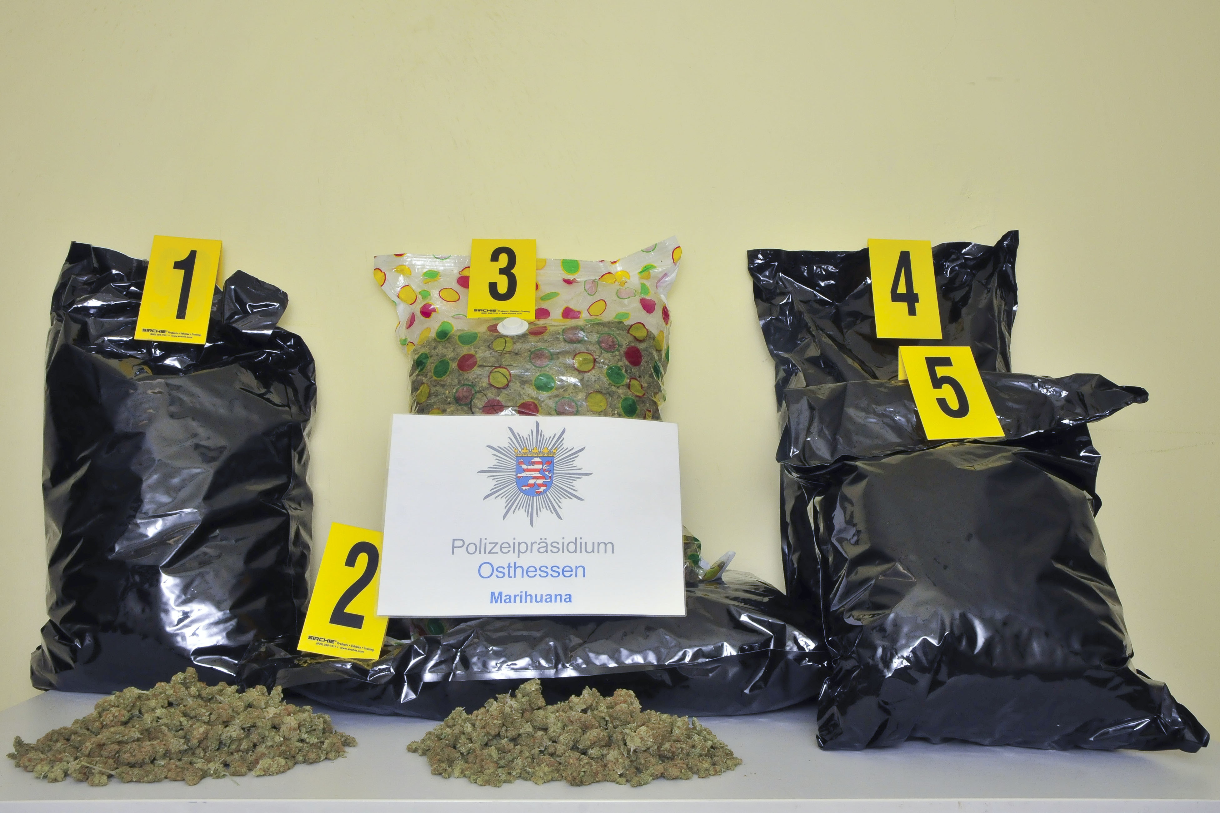 Die fünf mit Marihuana gefüllten Säcke wurden sichergestellt.