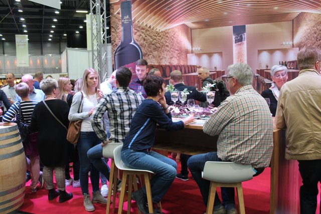 Päuschen bei den Oberkircher Winzern und der Hex vom Dasenstein | Foto: gro