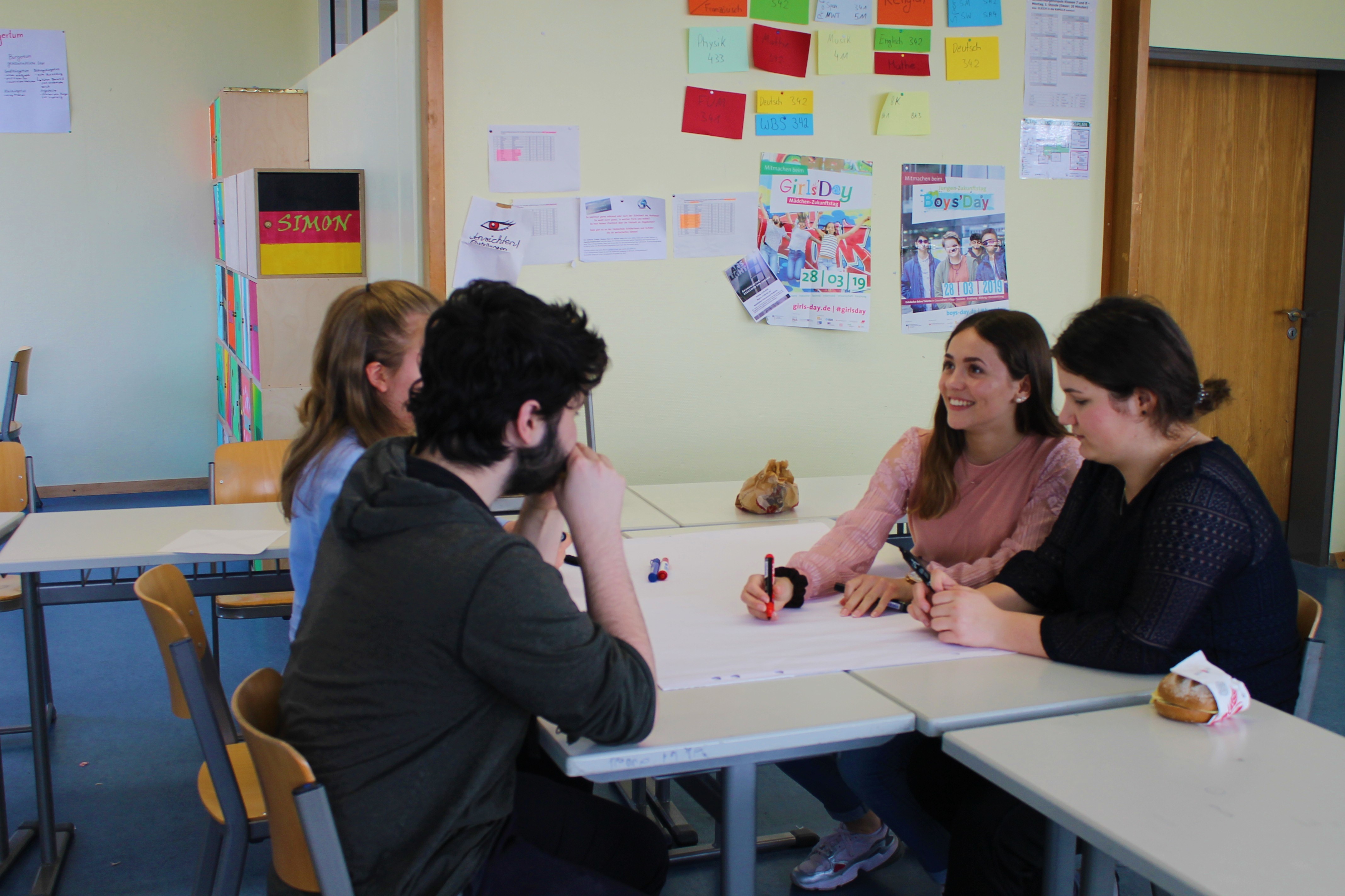 Die Erstwählerforen sollen jungen Menschen helfen, ihre eigene Kommune als politischen Raum wahrzunehmen.