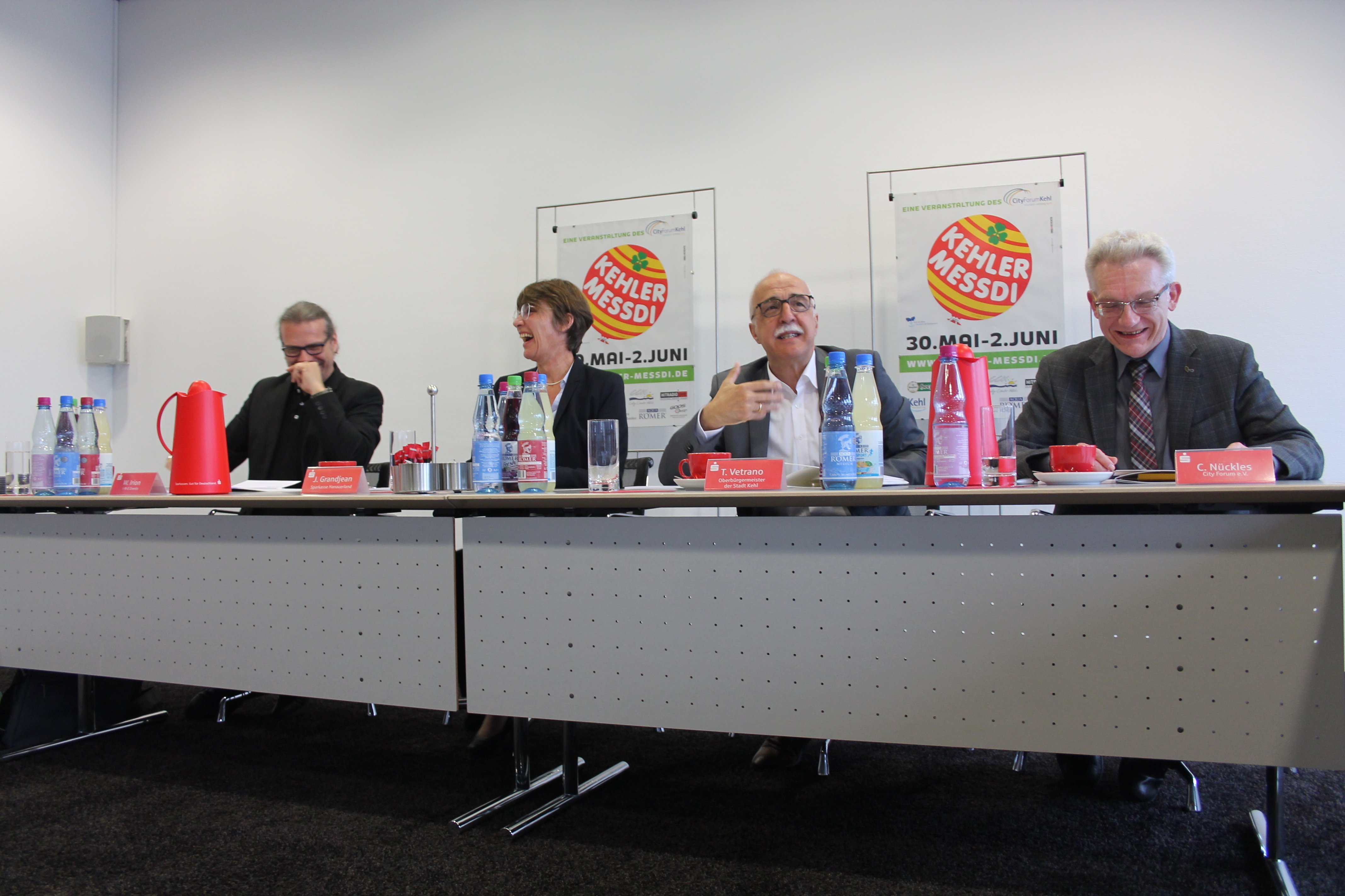 Auf der Pressekonferenz zum diesjährigen Messdi herrschte unter den Mitwirkenden gute Laune (v. l.): Walter Irion, IME Events, Jutta Grandjean, Vorstandschefin der Sparkasse Hanauerland, sowie Oberbürgermeister Toni Vetrano und Claus Nückles, stellvertretender Vorsitzender des Kehler Einzelhandels.